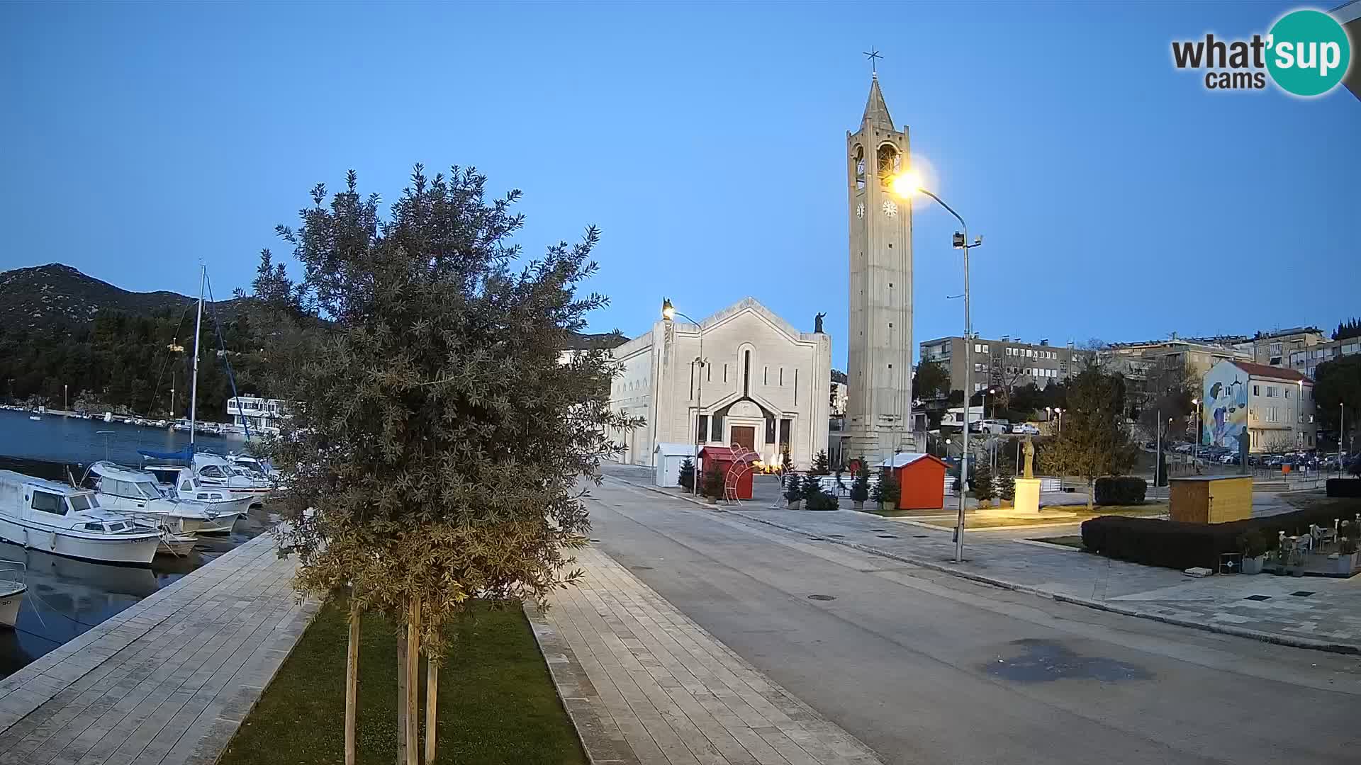 Ploče Webcam | Captivating Views of Riva and the Cathedral