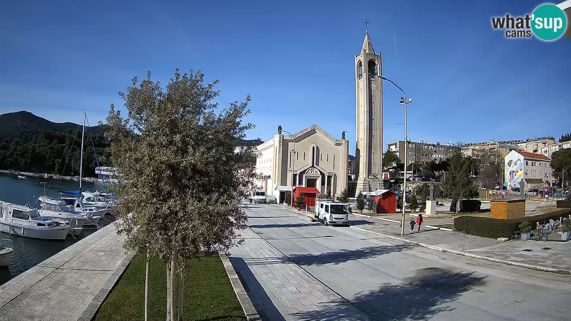 Ploče Webcam | Captivating Views of Riva and the Cathedral