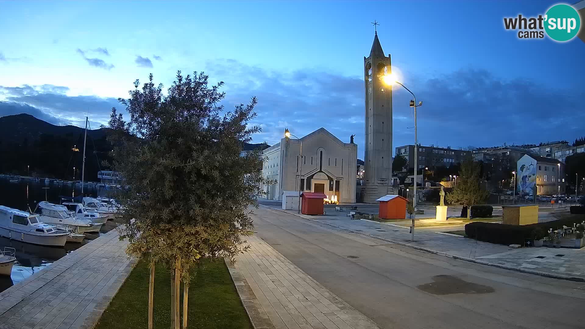 Ploče Webcam | Captivating Views of Riva and the Cathedral