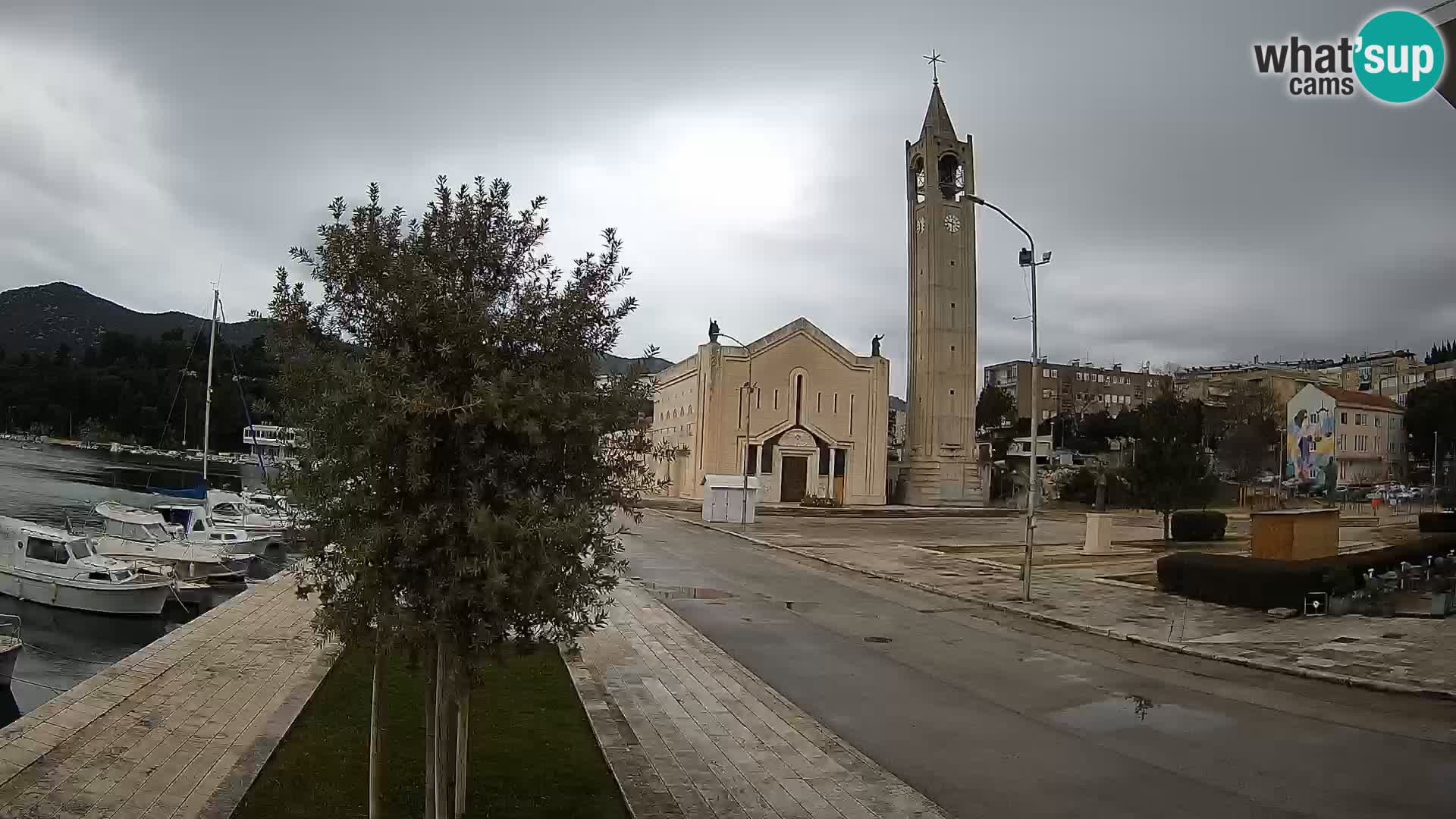 Ploče Webcam | Captivating Views of Riva and the Cathedral