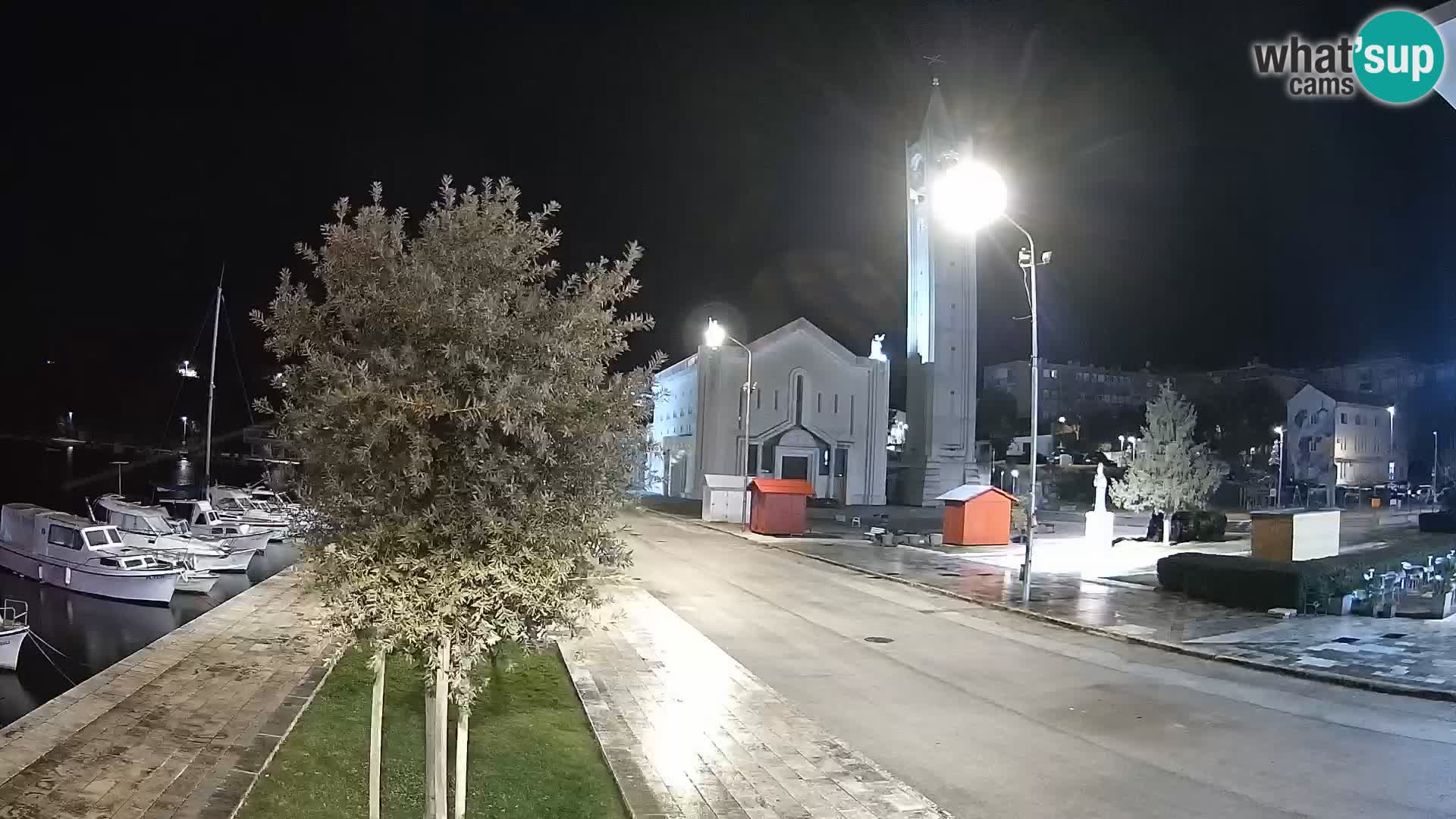 Ploče Webcam | Captivating Views of Riva and the Cathedral