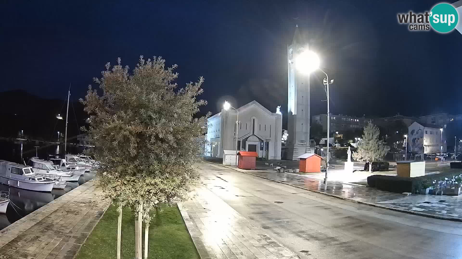 Ploče Webcam | Captivating Views of Riva and the Cathedral