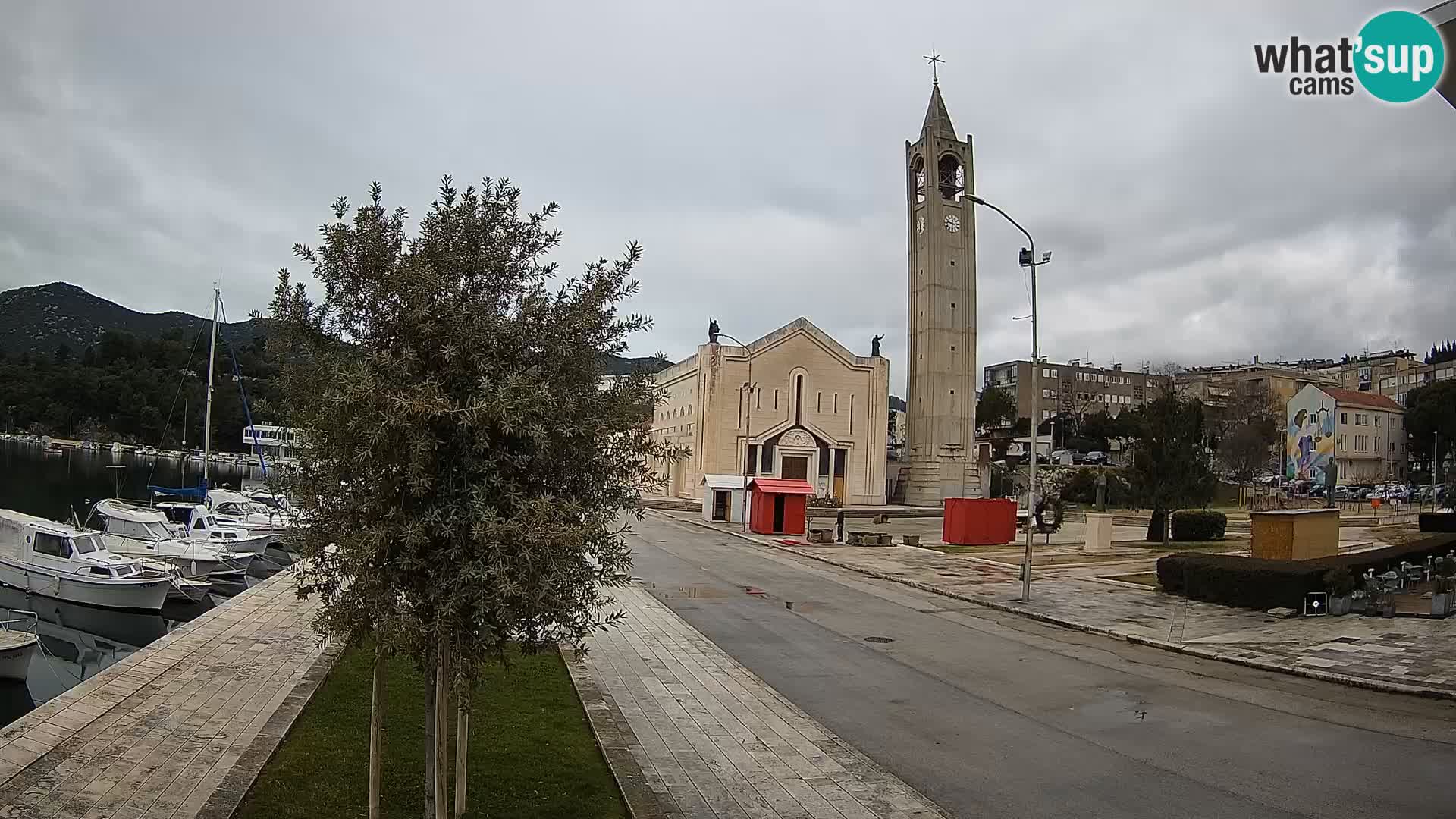 Ploče Webcam | Captivating Views of Riva and the Cathedral