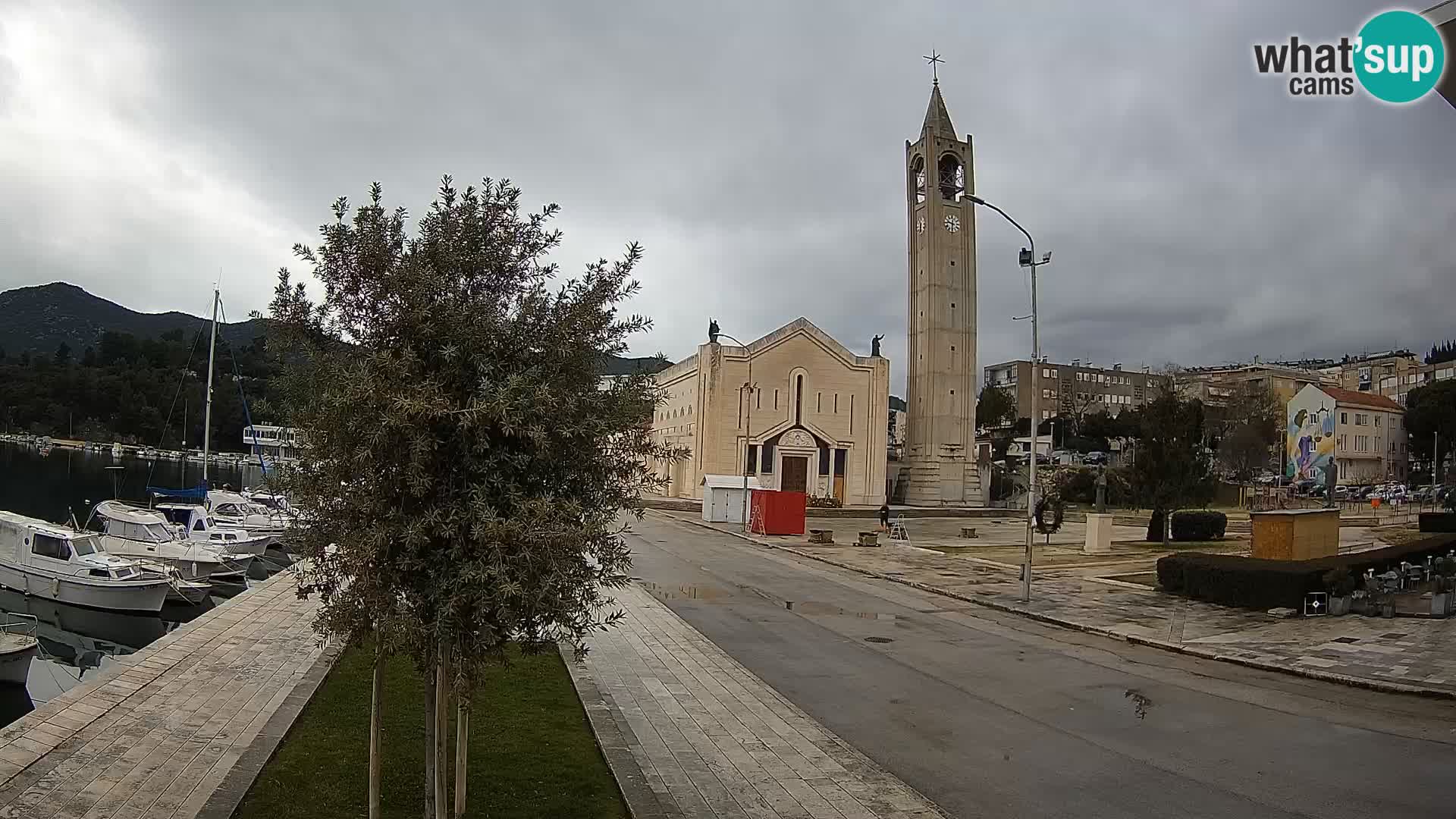 Ploče Webcam | Captivating Views of Riva and the Cathedral