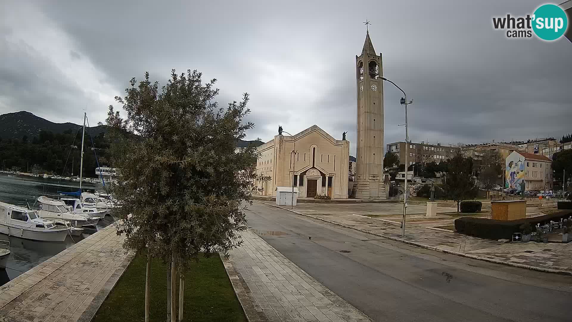 Ploče Cámara web | Vistas cautivadoras de Riva y la Catedral