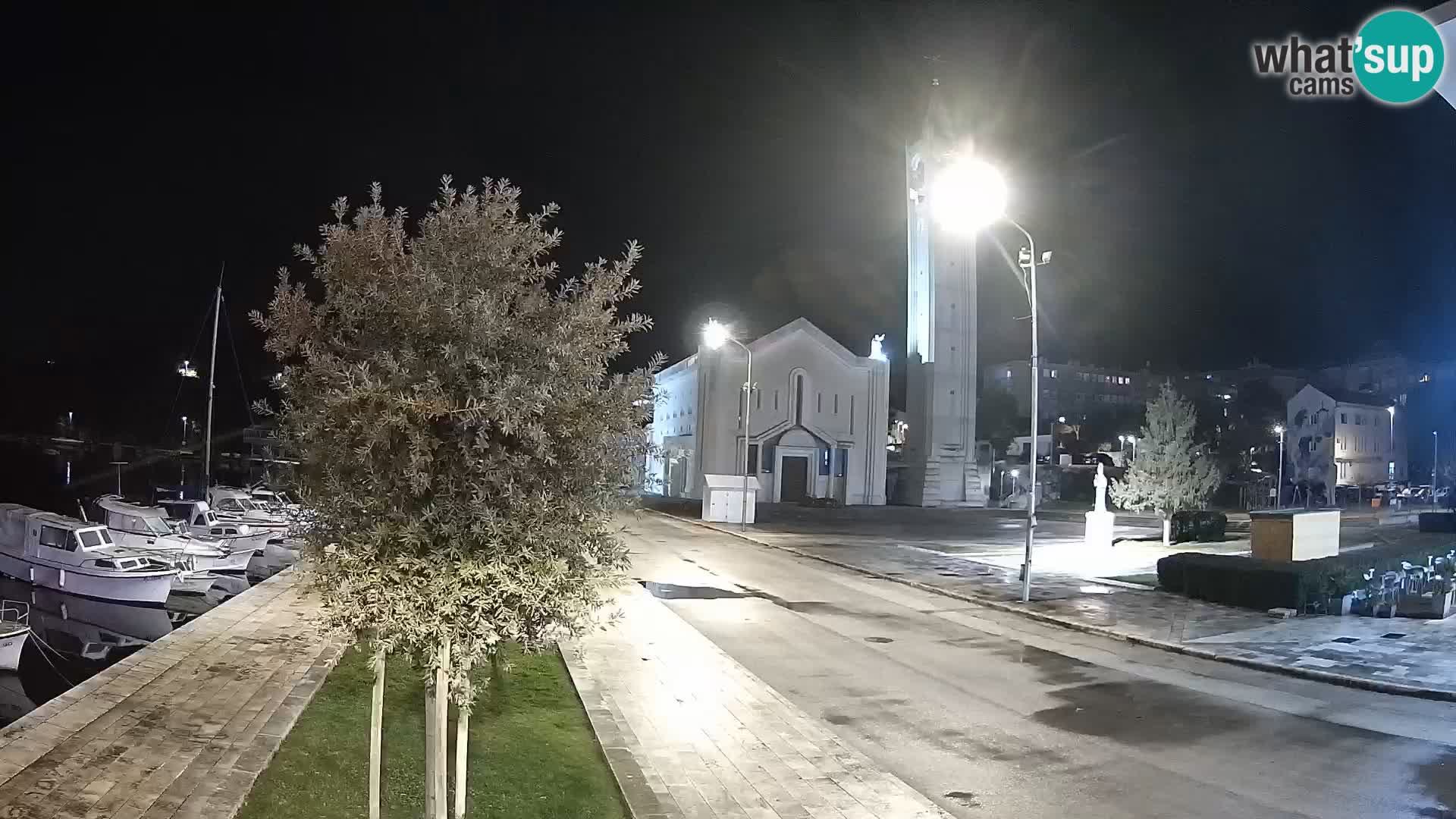 Ploče Webcam | Captivating Views of Riva and the Cathedral