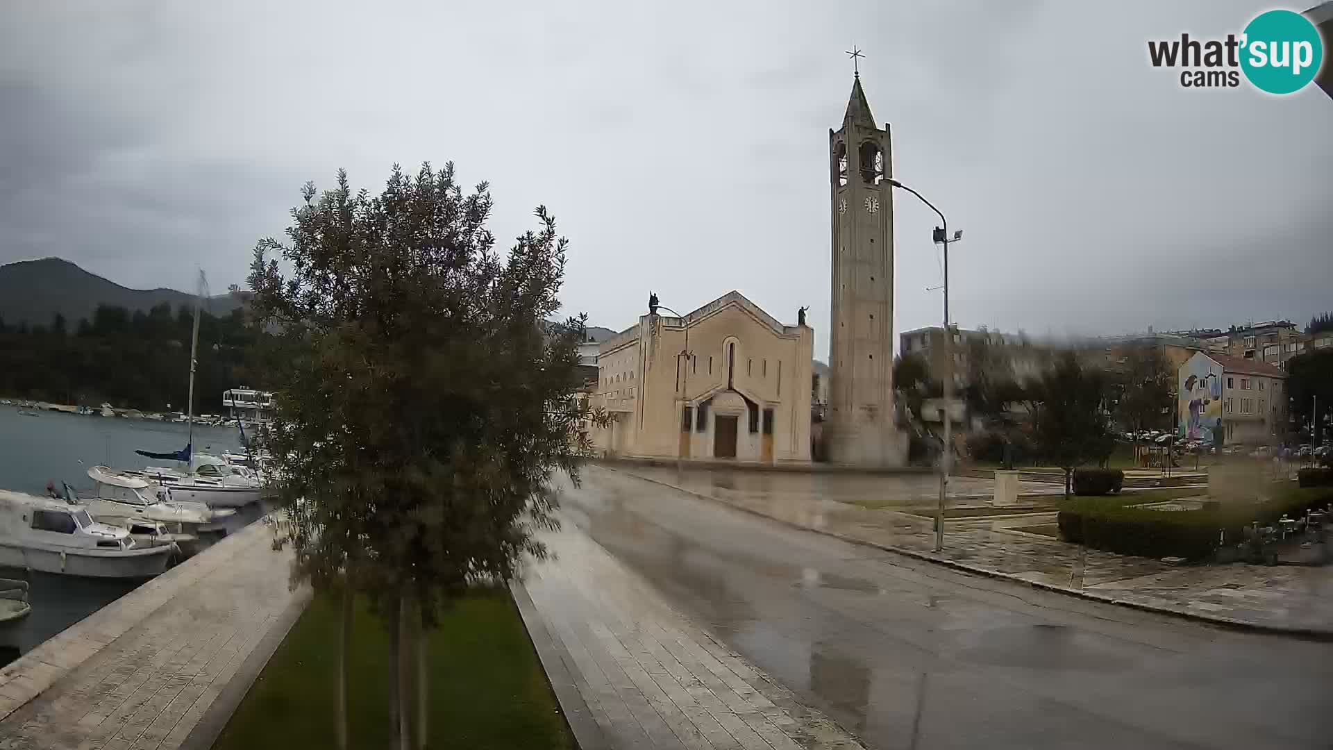 Ploče Webcam | Captivating Views of Riva and the Cathedral
