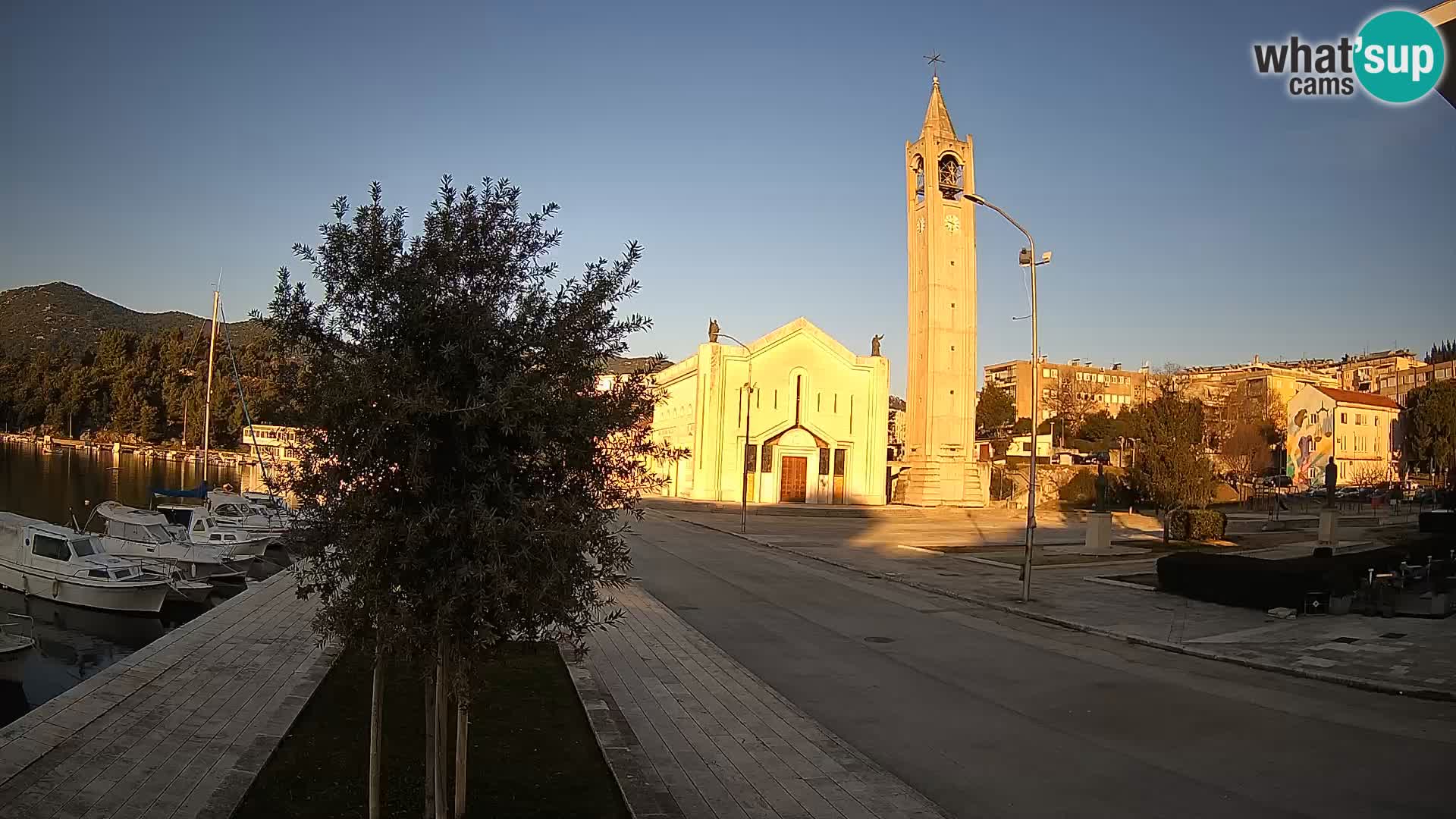 Ploče Cámara web | Vistas cautivadoras de Riva y la Catedral