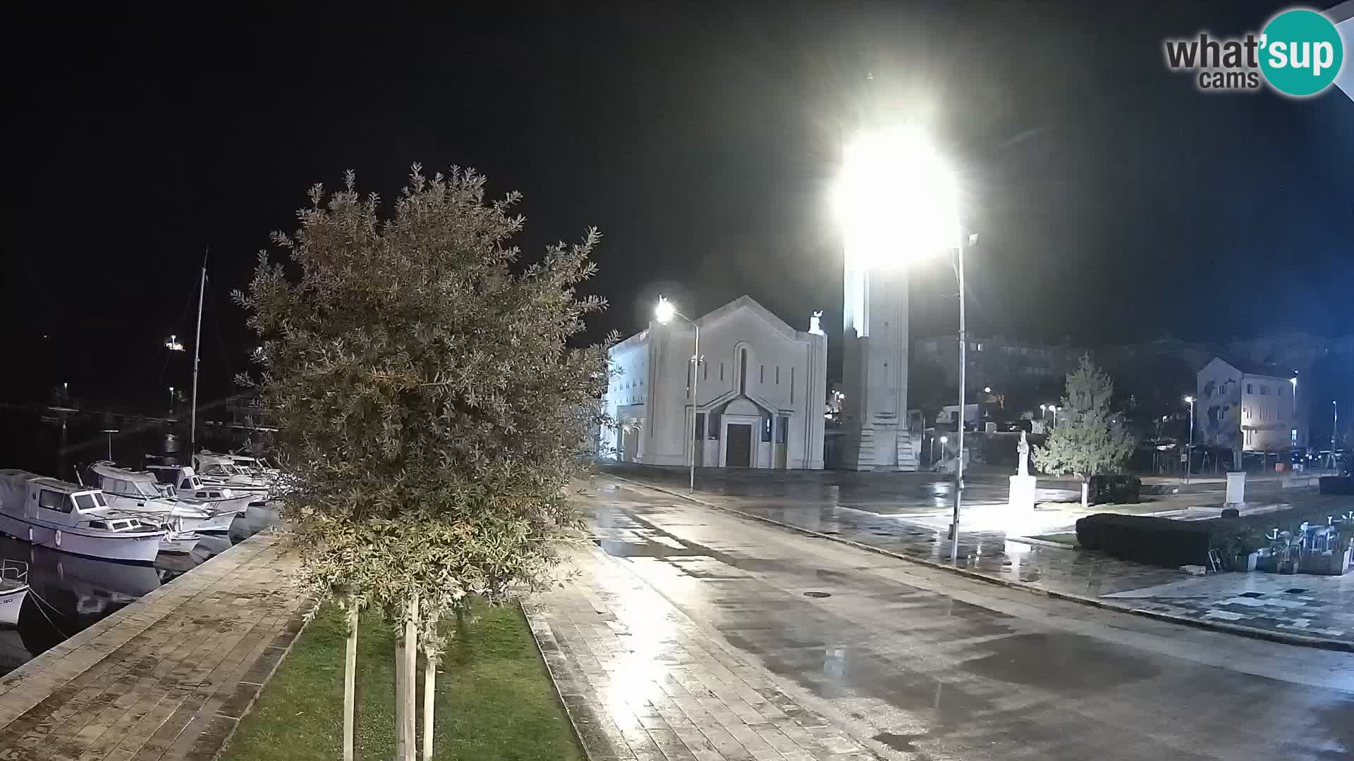 Ploče Webcam | Captivating Views of Riva and the Cathedral