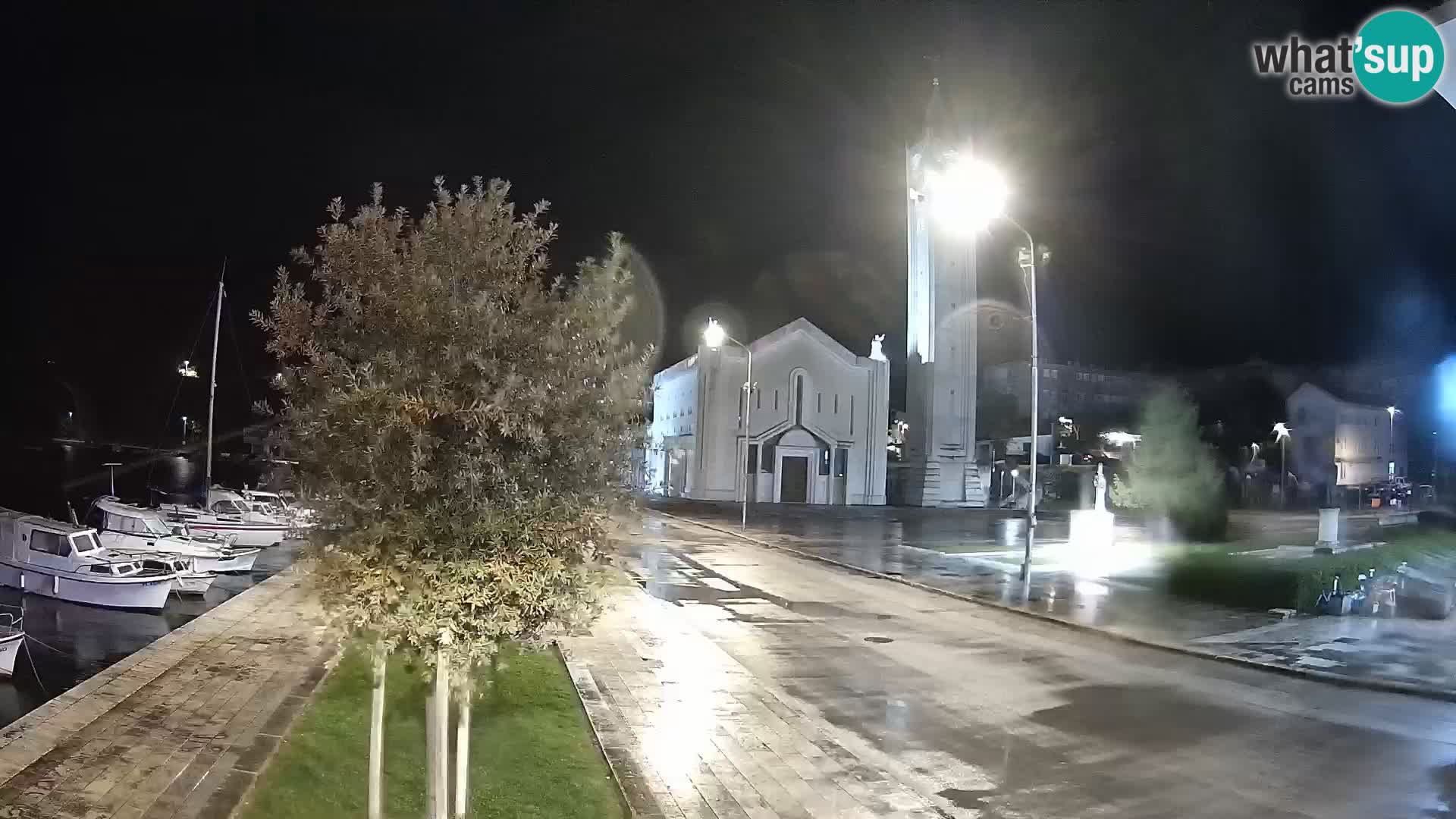 Ploče Webcam | Captivating Views of Riva and the Cathedral