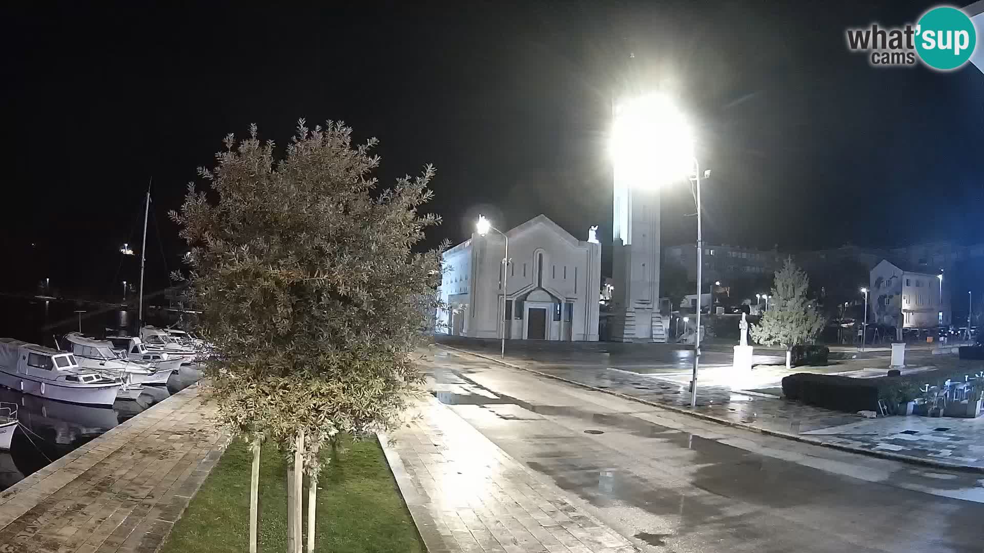 Ploče Webcam | Captivating Views of Riva and the Cathedral