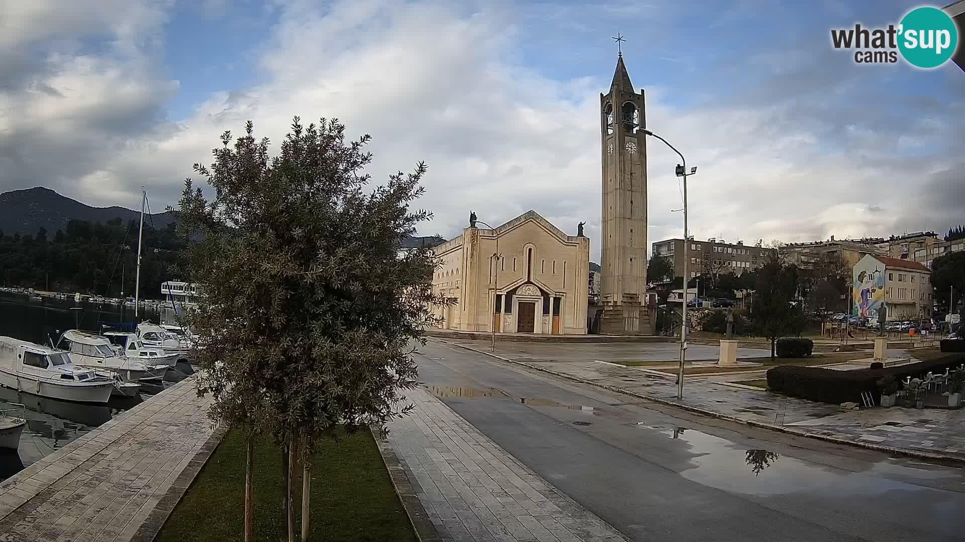 Ploče Webcam | Captivating Views of Riva and the Cathedral