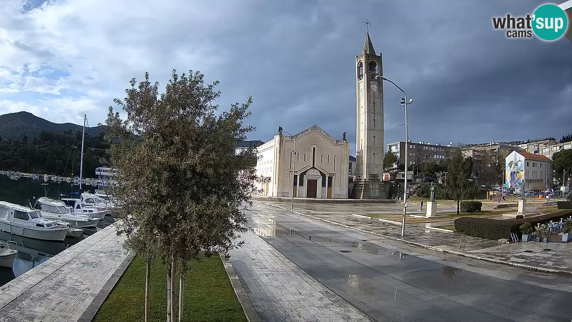 Ploče Webcam | Captivating Views of Riva and the Cathedral