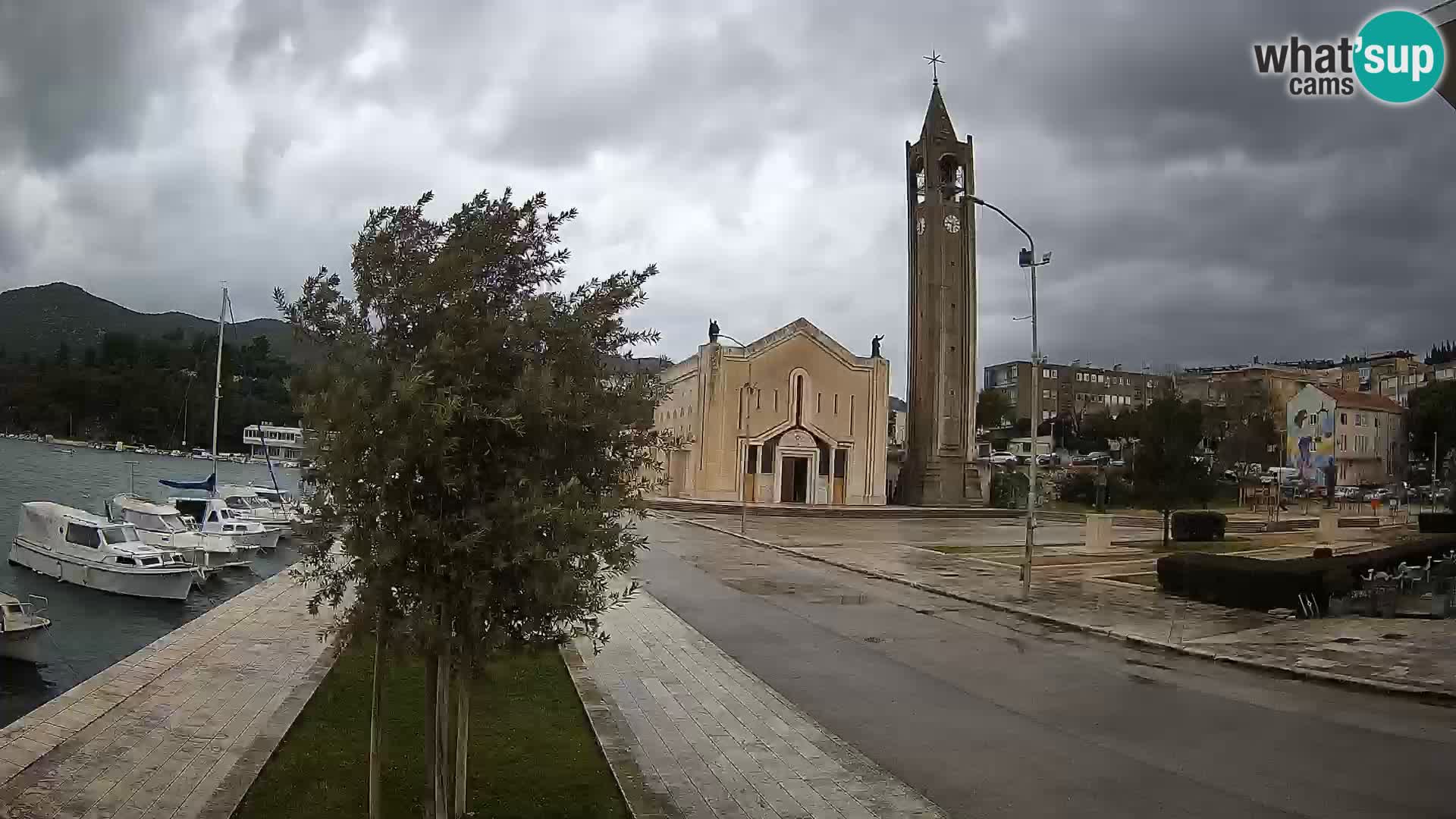 Ploče Webcam | Captivating Views of Riva and the Cathedral