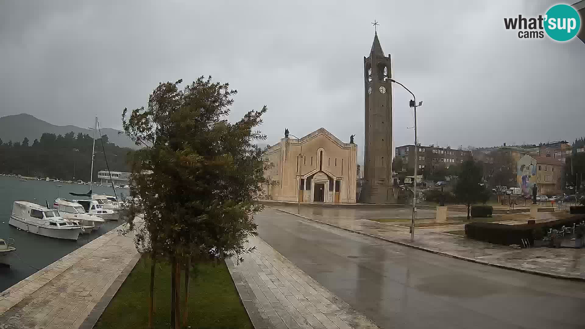Ploče Webcam | Captivating Views of Riva and the Cathedral