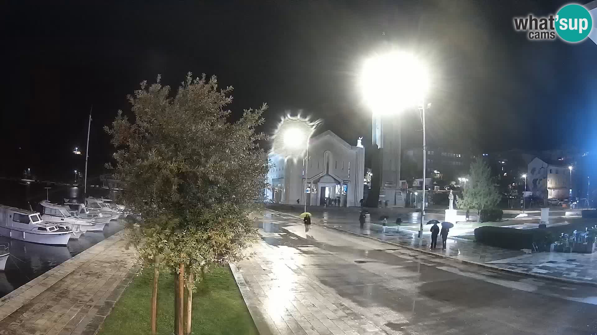 Ploče Webcam | Captivating Views of Riva and the Cathedral