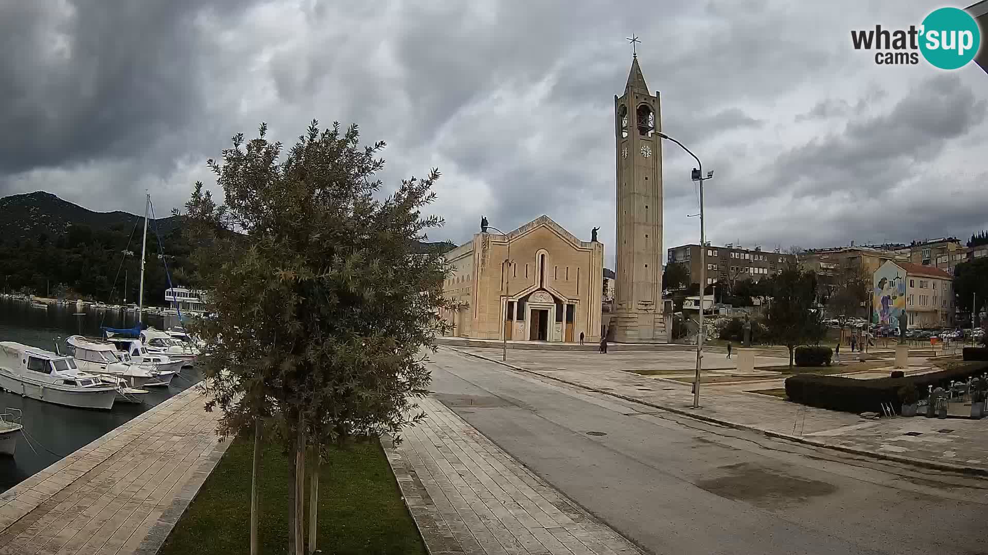 Ploče Webcam | Captivating Views of Riva and the Cathedral