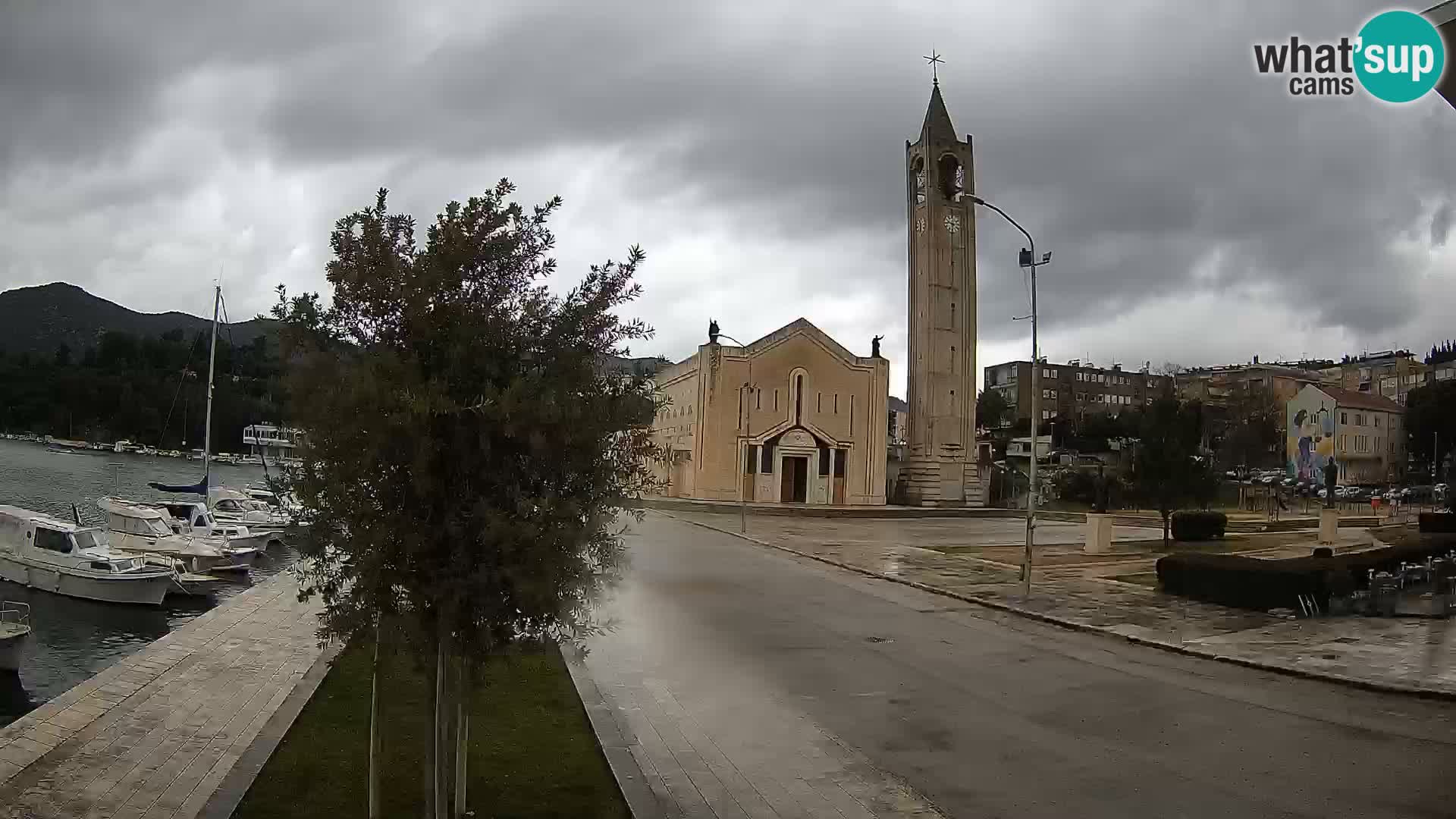 Ploče Webcam | Captivating Views of Riva and the Cathedral