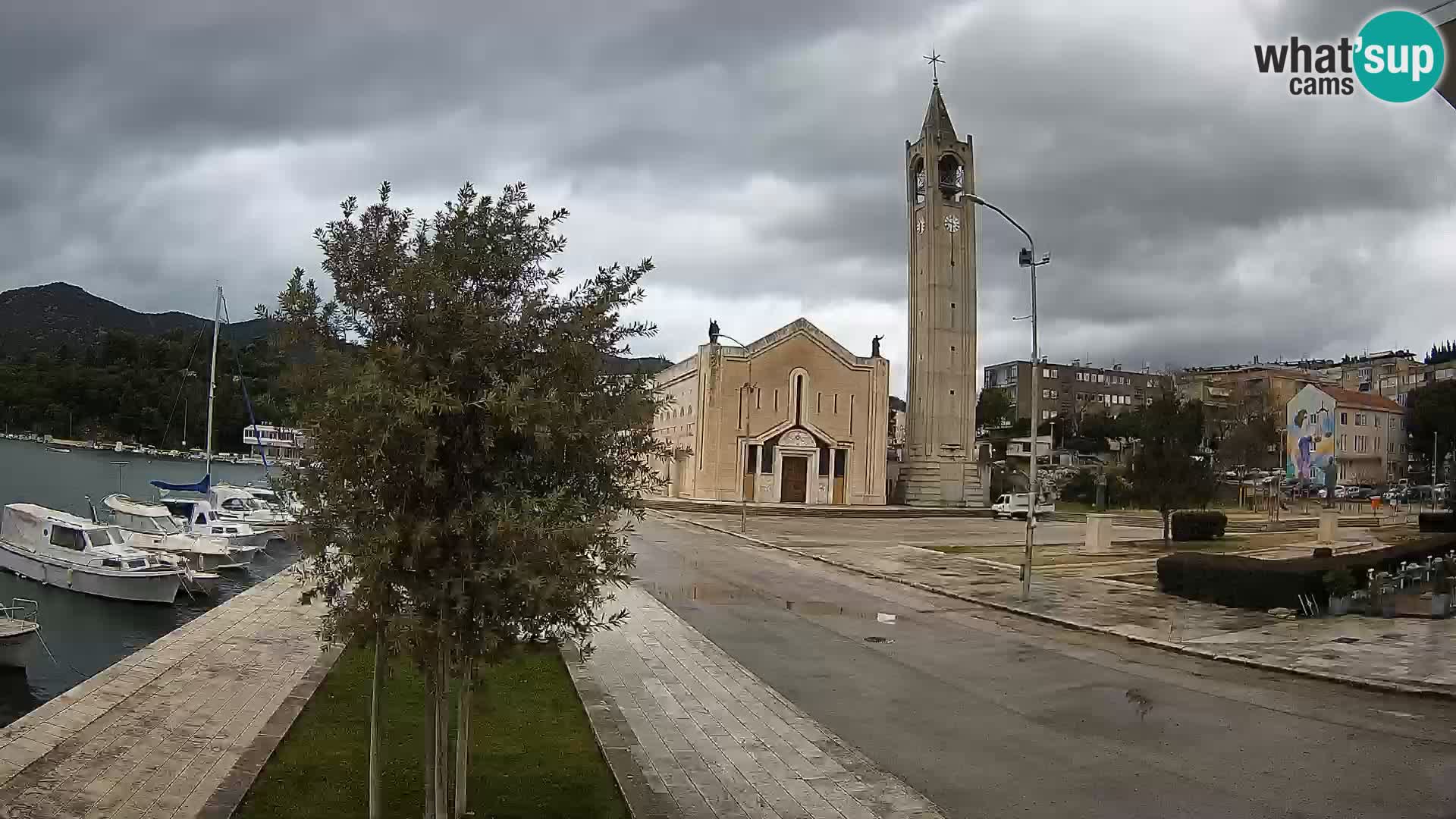 Ploče Webcam | Captivating Views of Riva and the Cathedral
