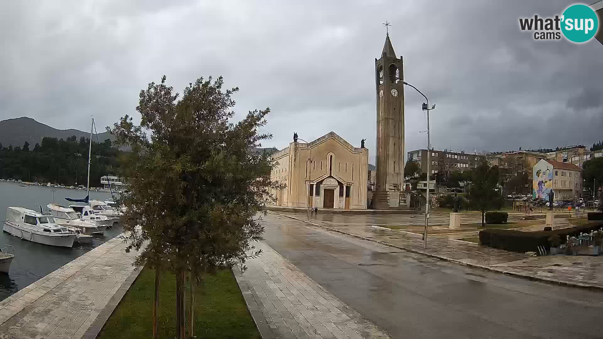 Ploče Webcam | Captivating Views of Riva and the Cathedral