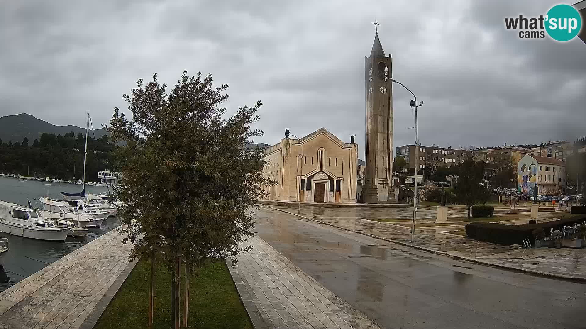 Ploče Webcam | Captivating Views of Riva and the Cathedral