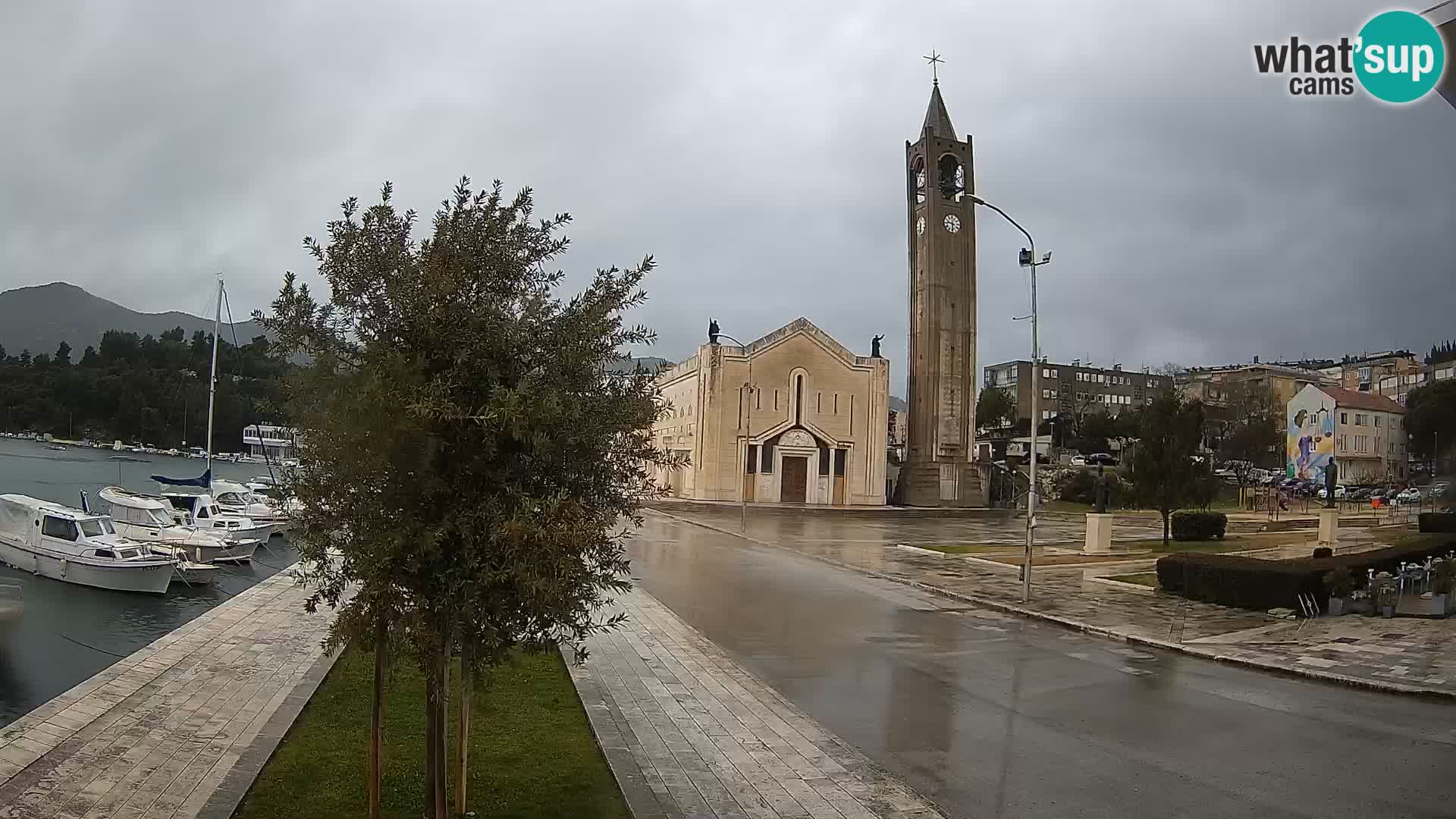 Ploče Webcam | Captivating Views of Riva and the Cathedral