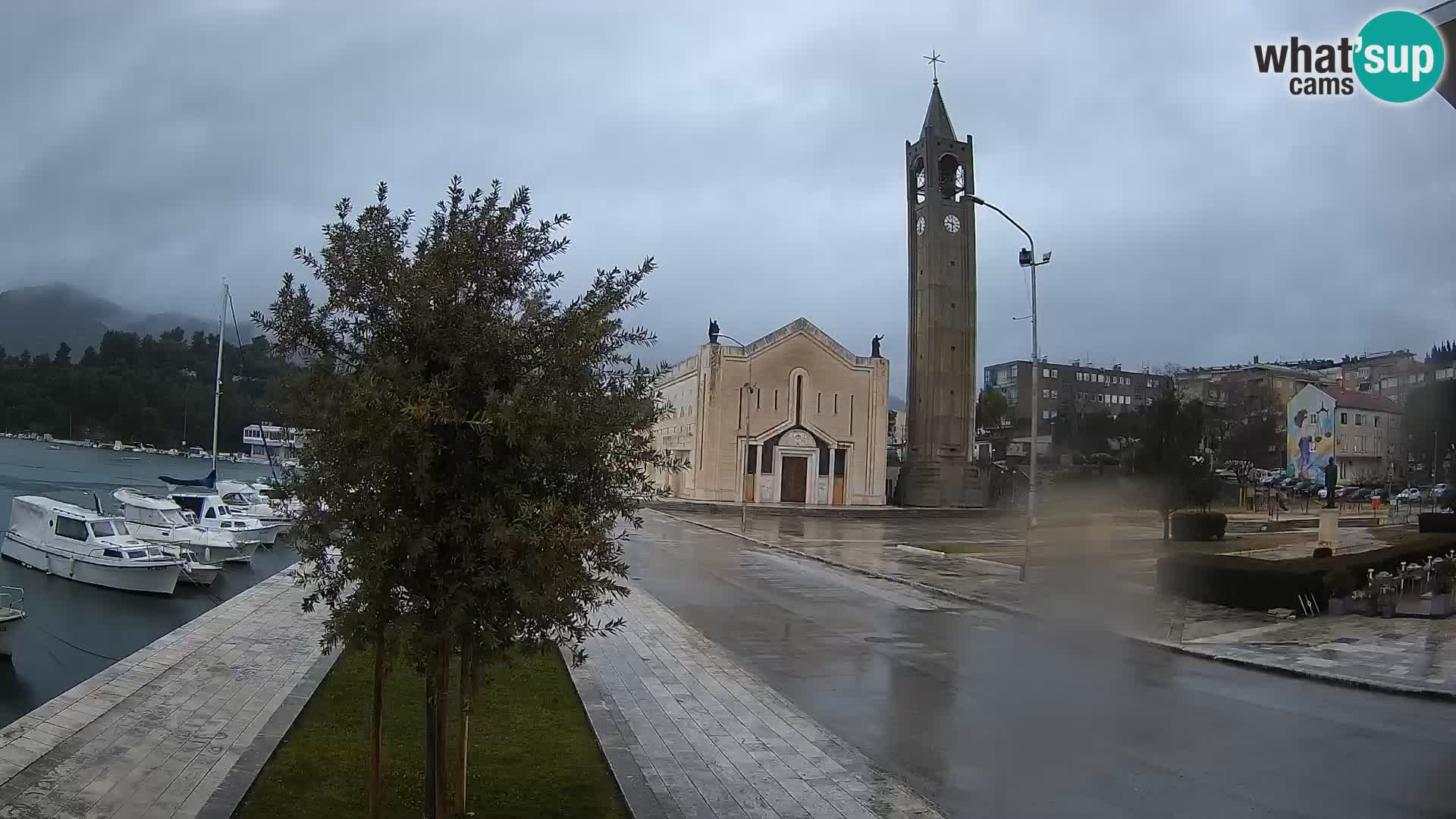 Ploče Webcam | Captivating Views of Riva and the Cathedral
