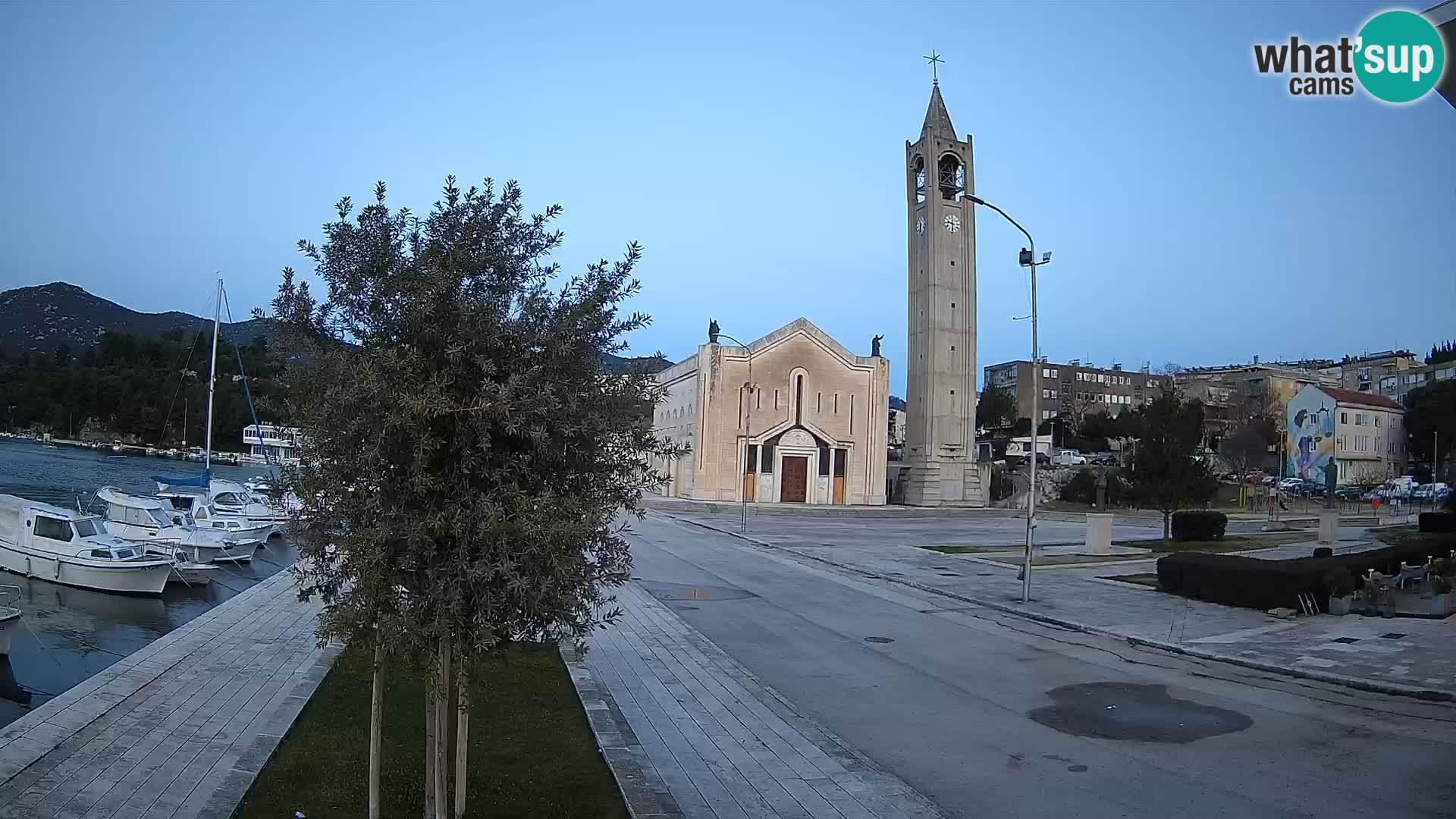 Ploče Cámara web | Vistas cautivadoras de Riva y la Catedral