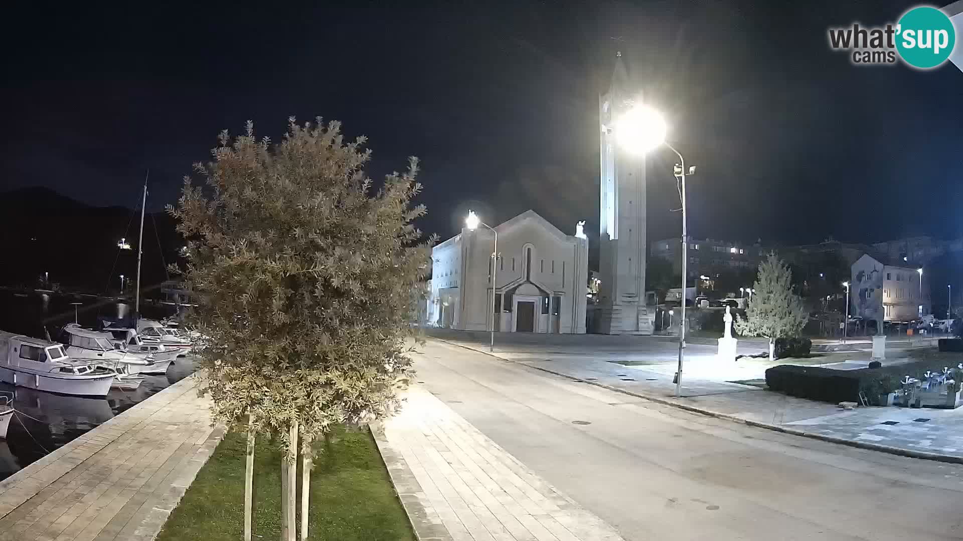 Ploče Webcam | Captivating Views of Riva and the Cathedral