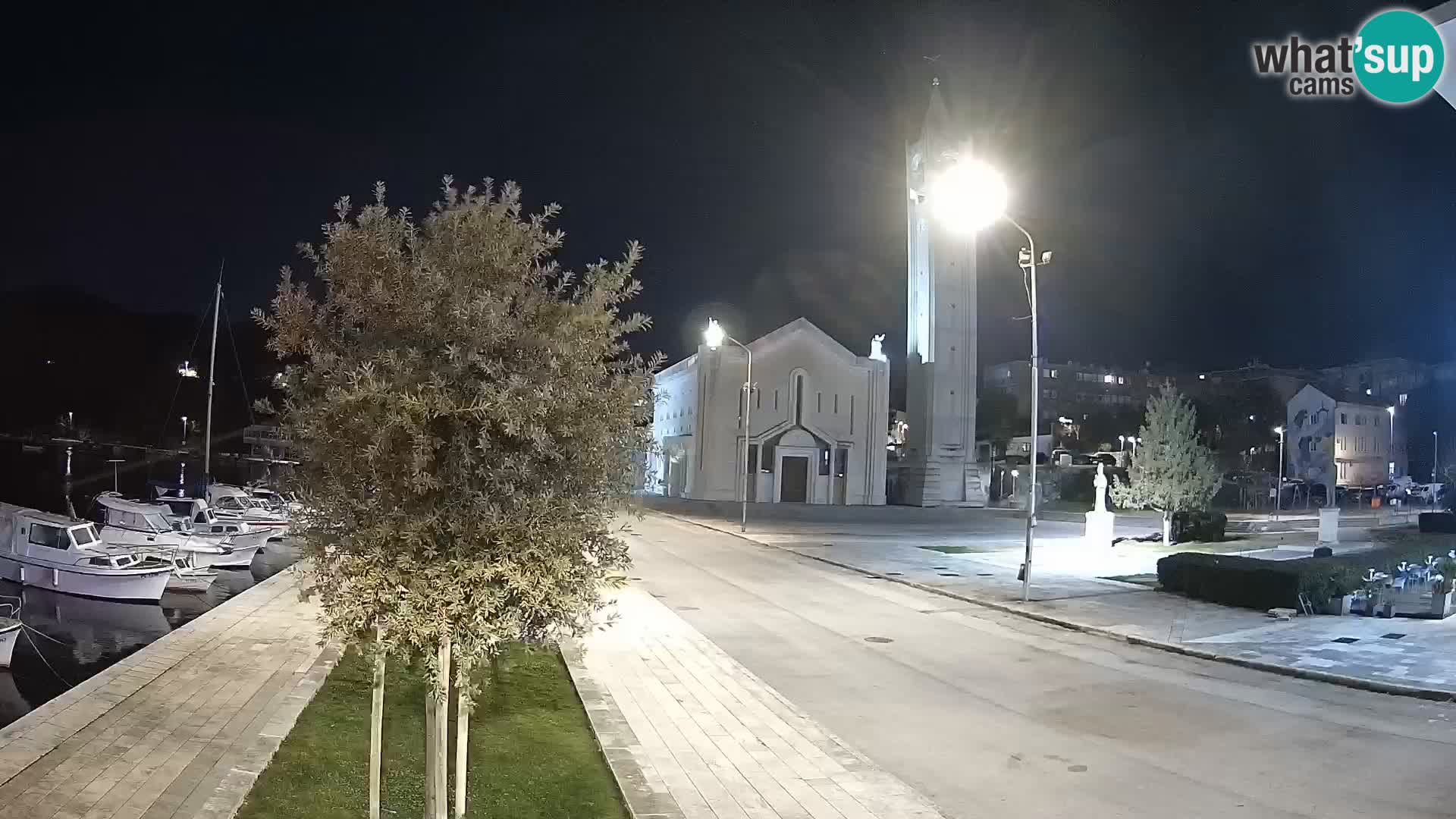Ploče Webcam | Captivating Views of Riva and the Cathedral