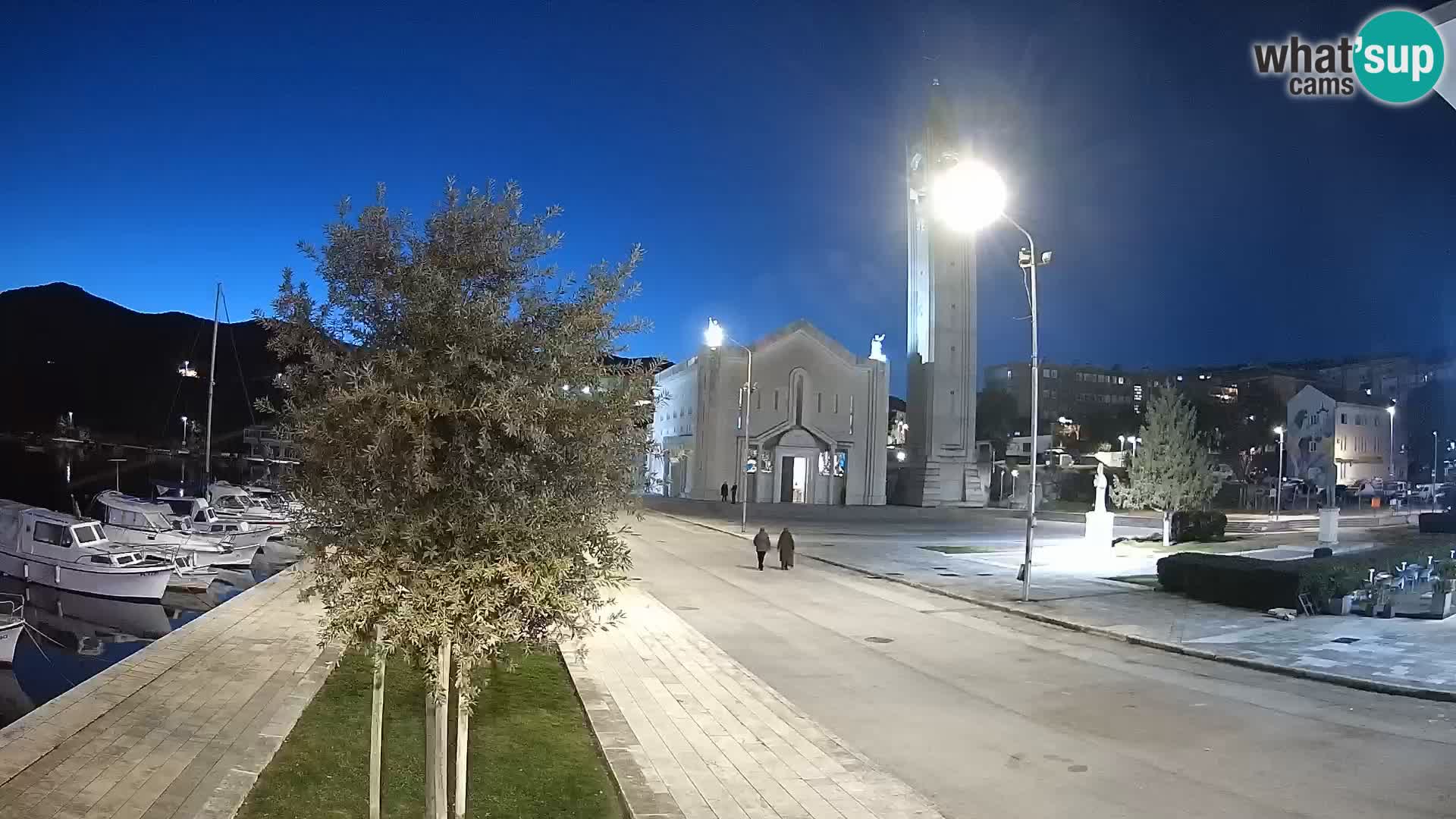 Ploče Webcam | Captivating Views of Riva and the Cathedral