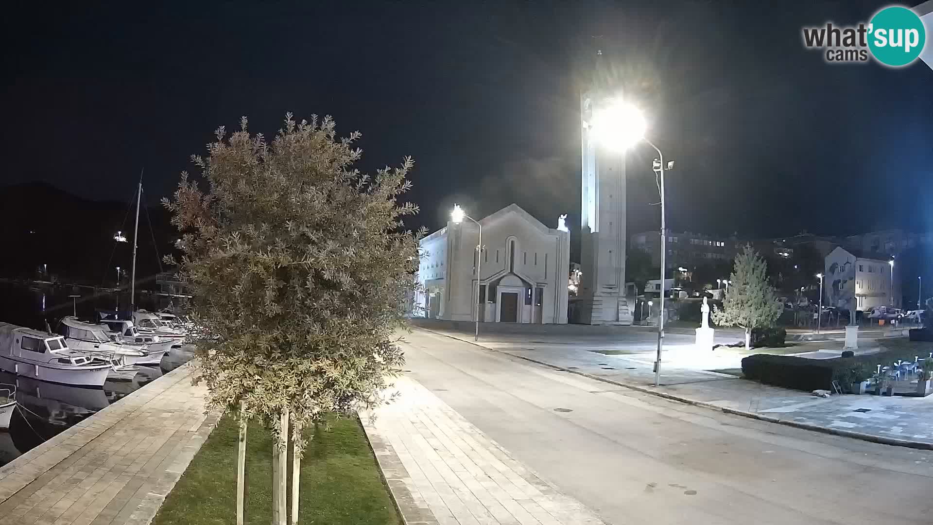 Ploče Webcam | Captivating Views of Riva and the Cathedral