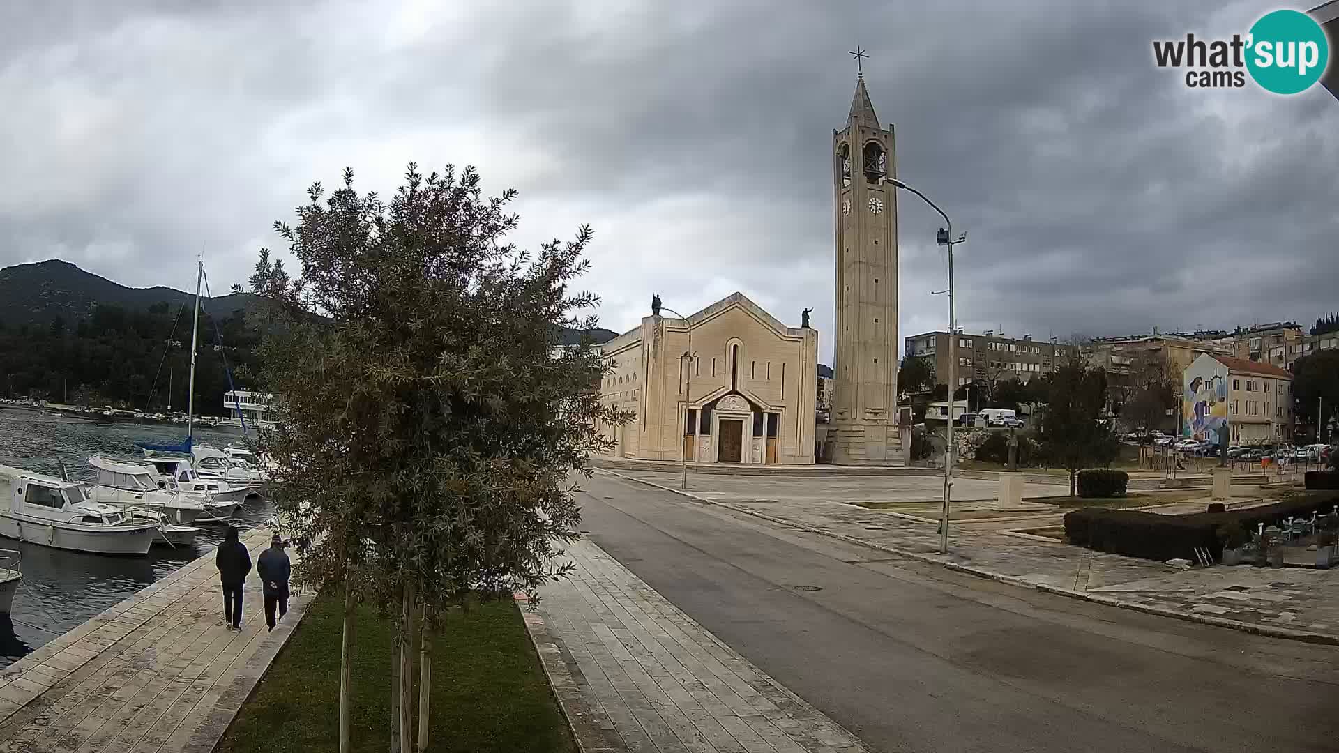 Ploče Webcam | Captivating Views of Riva and the Cathedral