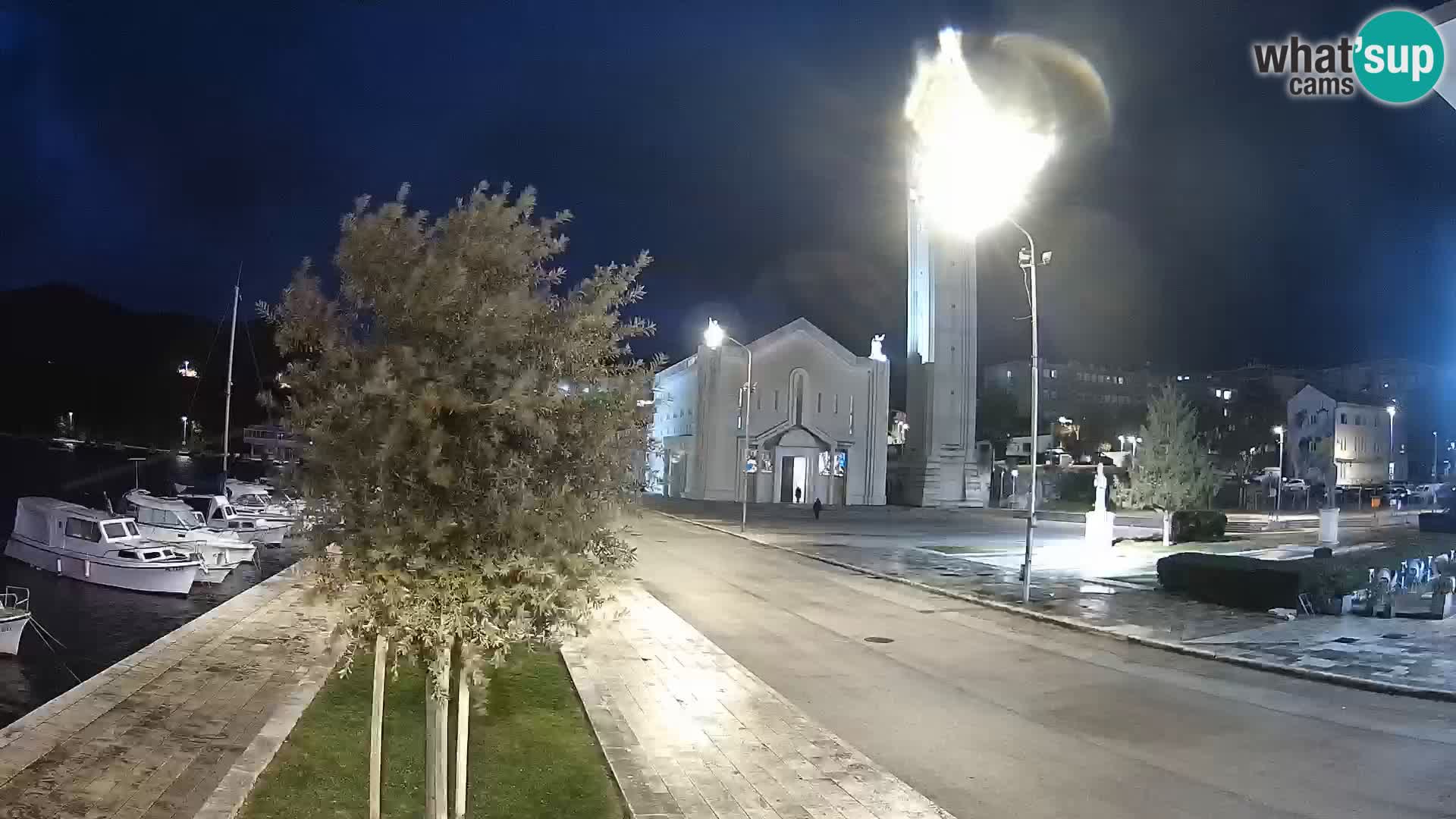 Ploče Webcam | Captivating Views of Riva and the Cathedral