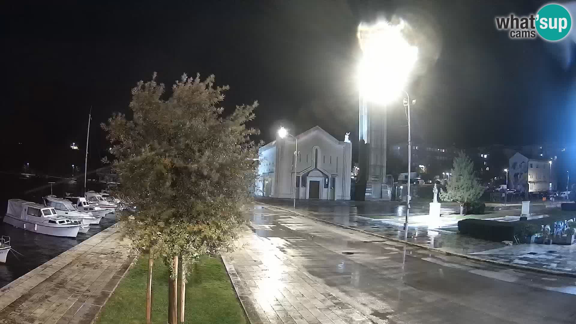 Ploče Webcam | Captivating Views of Riva and the Cathedral