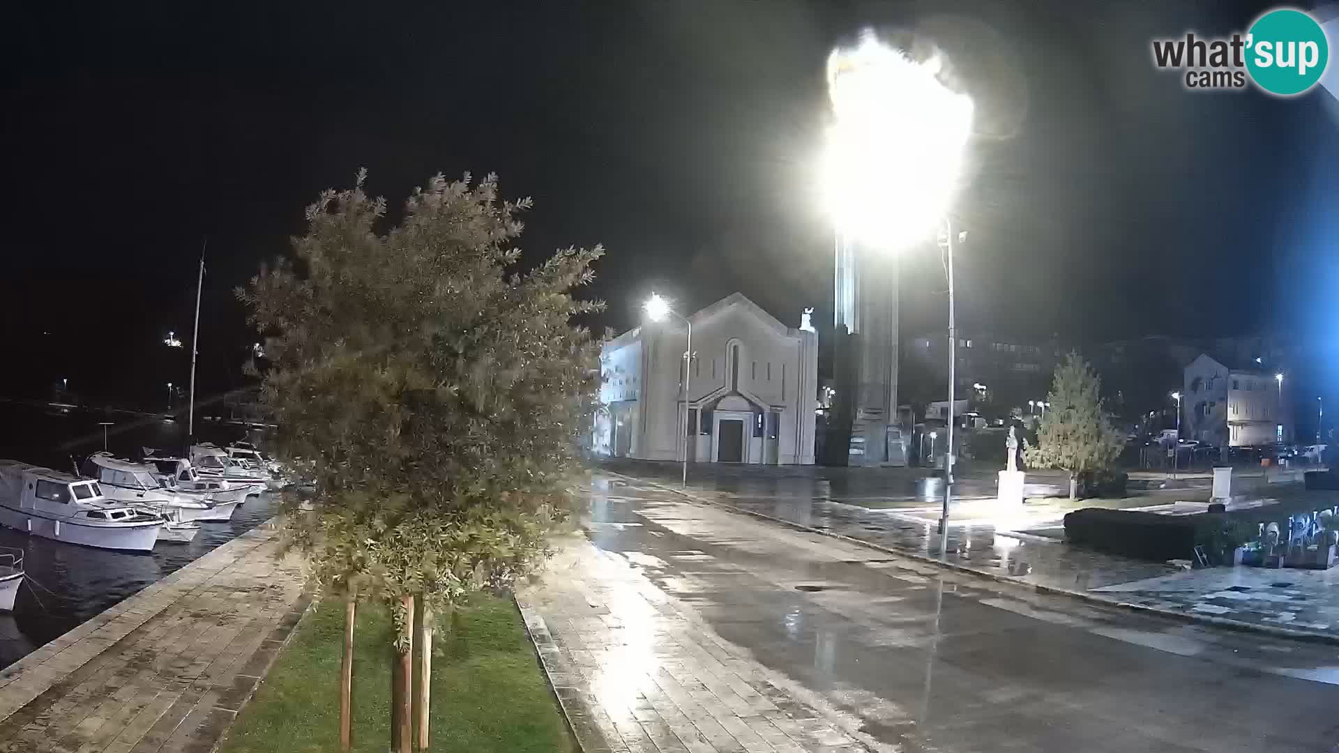 Ploče Webcam | Captivating Views of Riva and the Cathedral