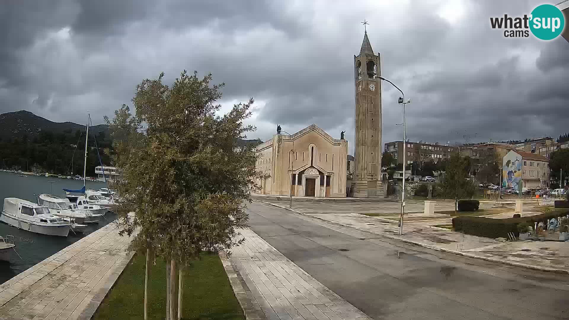 Ploče Webcam | Captivating Views of Riva and the Cathedral