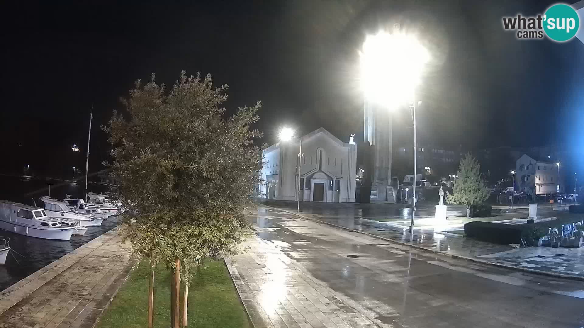 Ploče Webcam | Captivating Views of Riva and the Cathedral