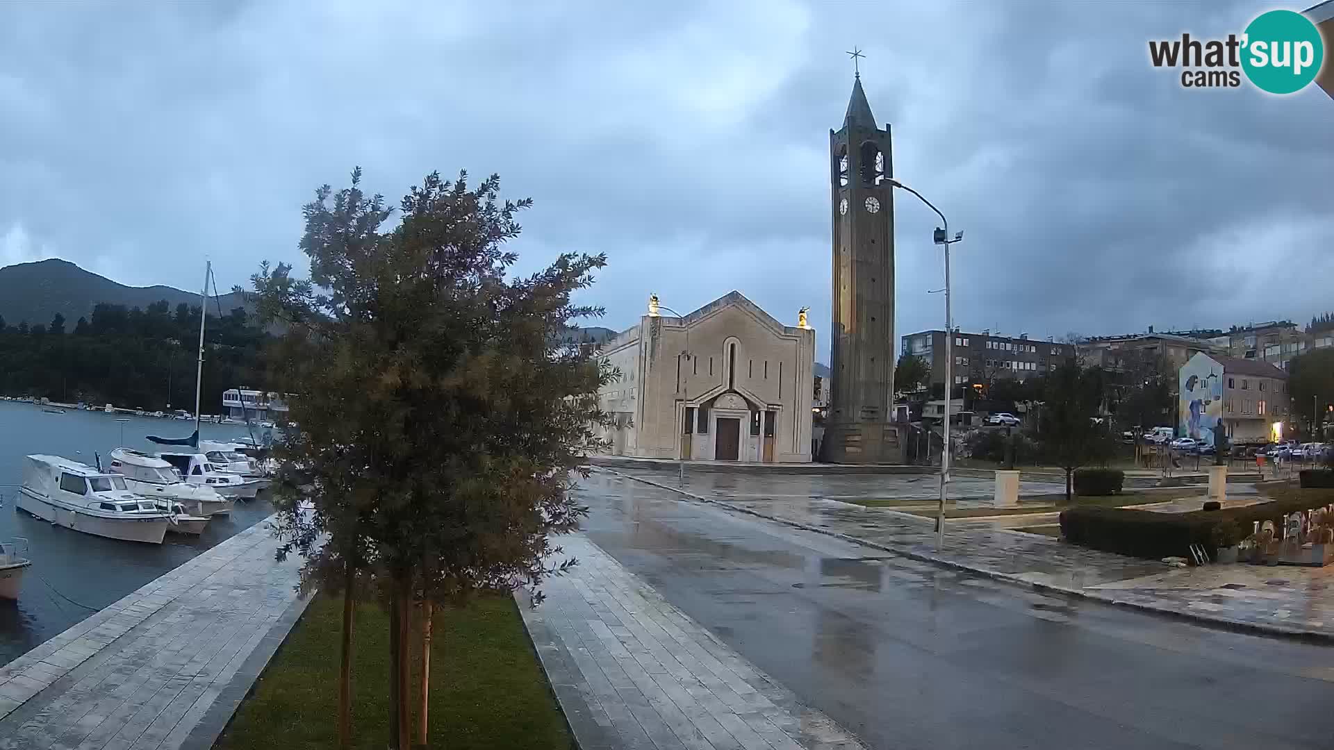Ploče Webcam | Captivating Views of Riva and the Cathedral