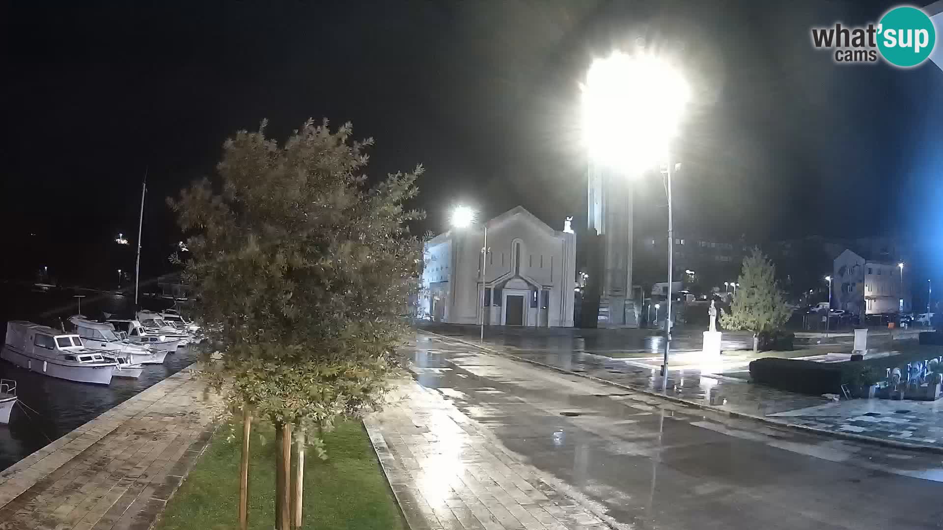 Ploče Webcam | Captivating Views of Riva and the Cathedral