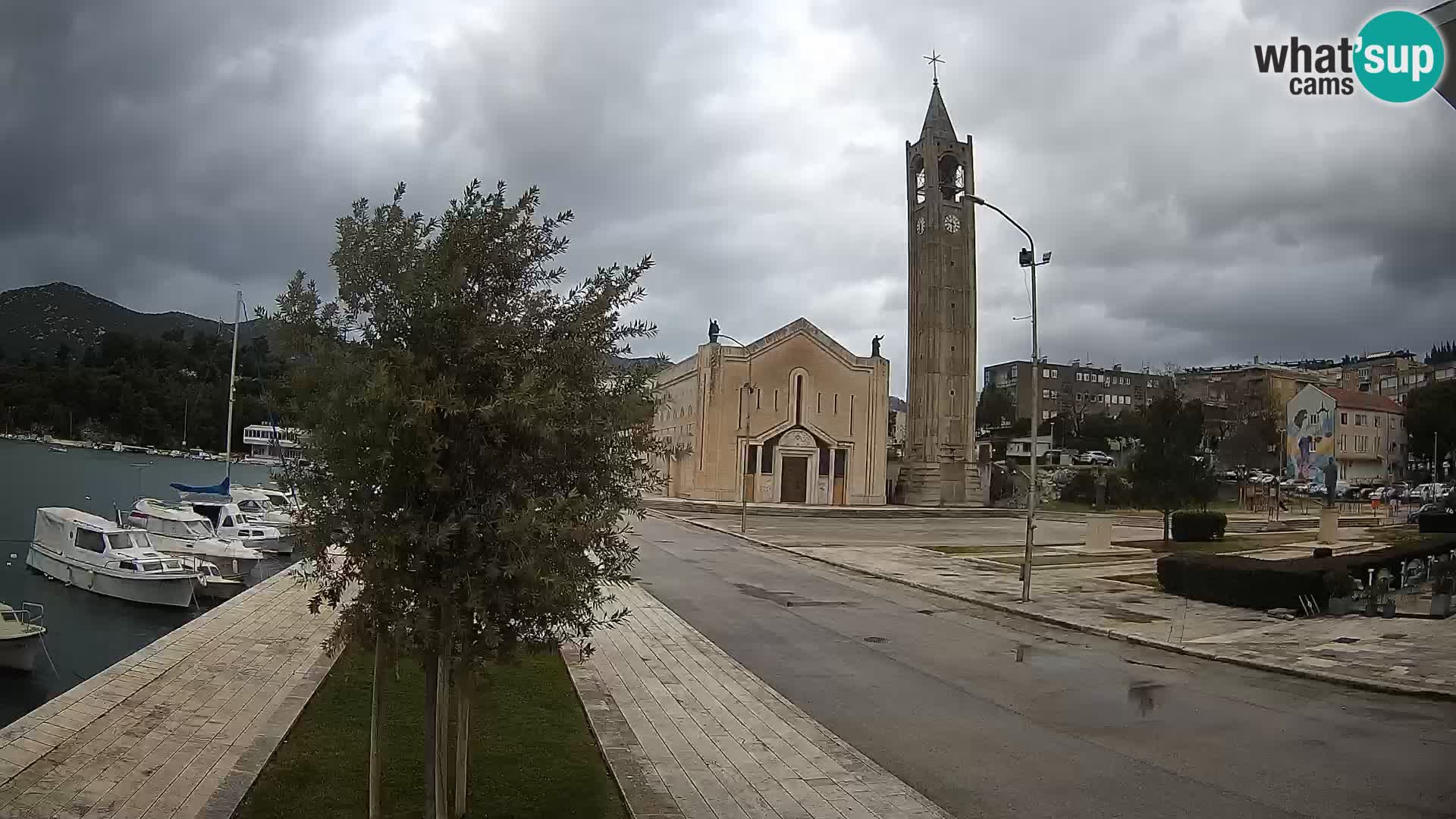 Ploče Webcam | Captivating Views of Riva and the Cathedral