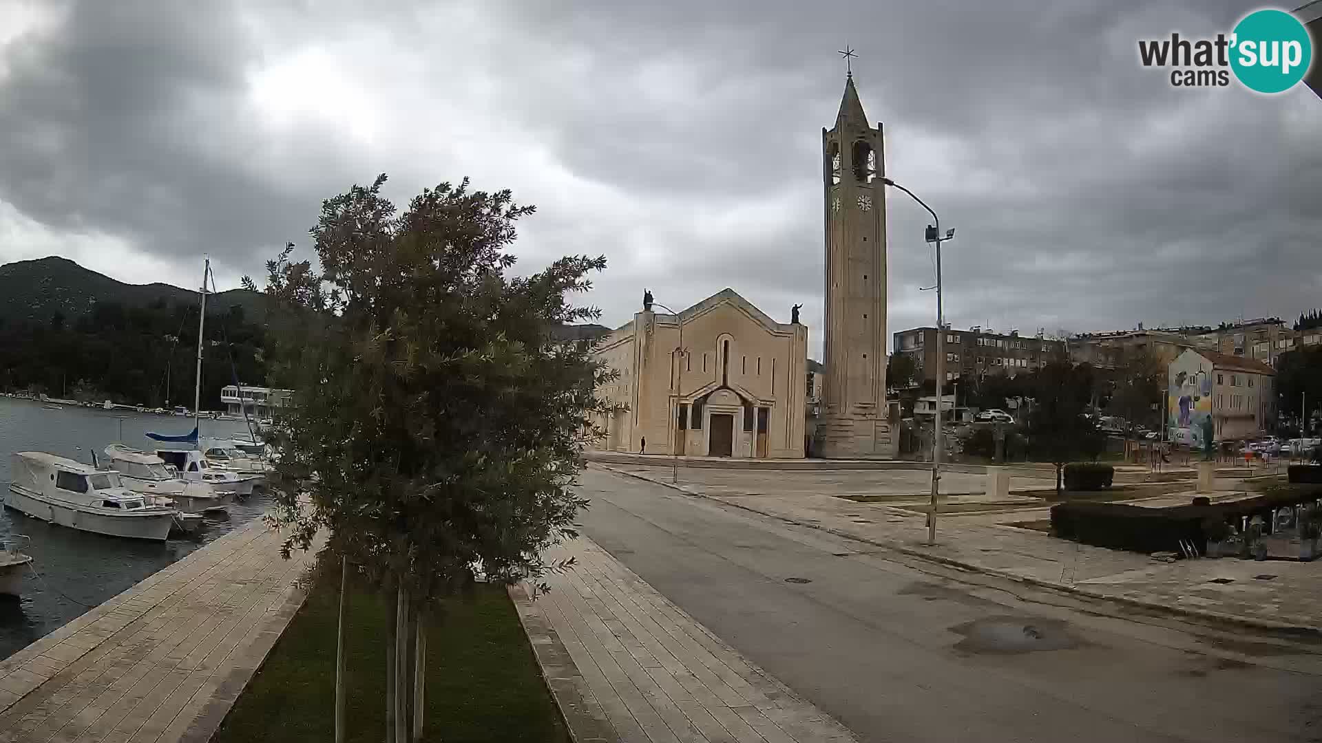 Ploče Webcam | Captivating Views of Riva and the Cathedral