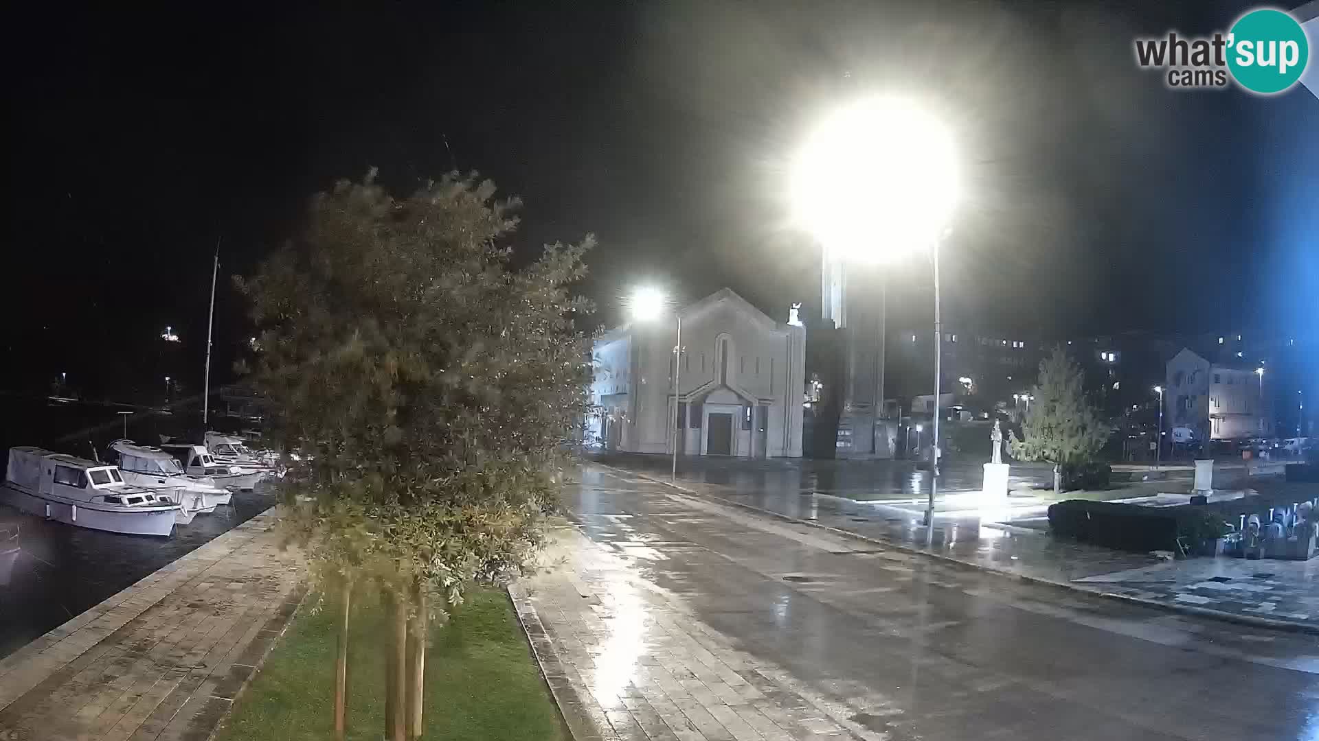 Ploče Webcam | Captivating Views of Riva and the Cathedral