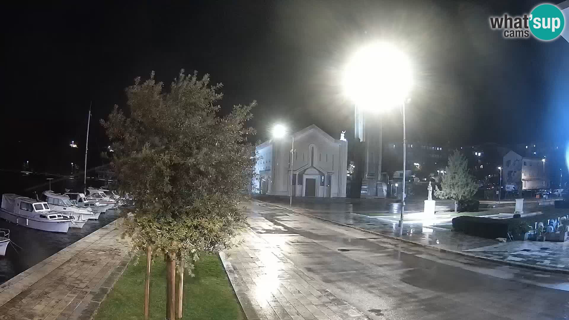 Ploče Webcam | Captivating Views of Riva and the Cathedral