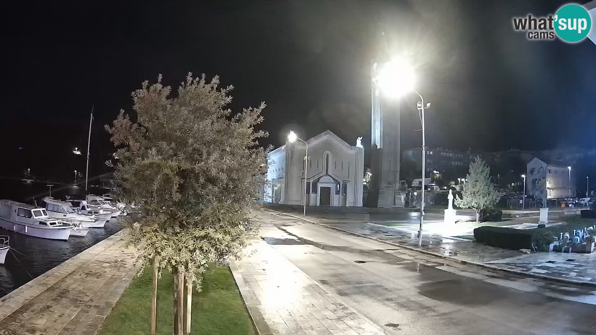 Ploče Webcam | Captivating Views of Riva and the Cathedral