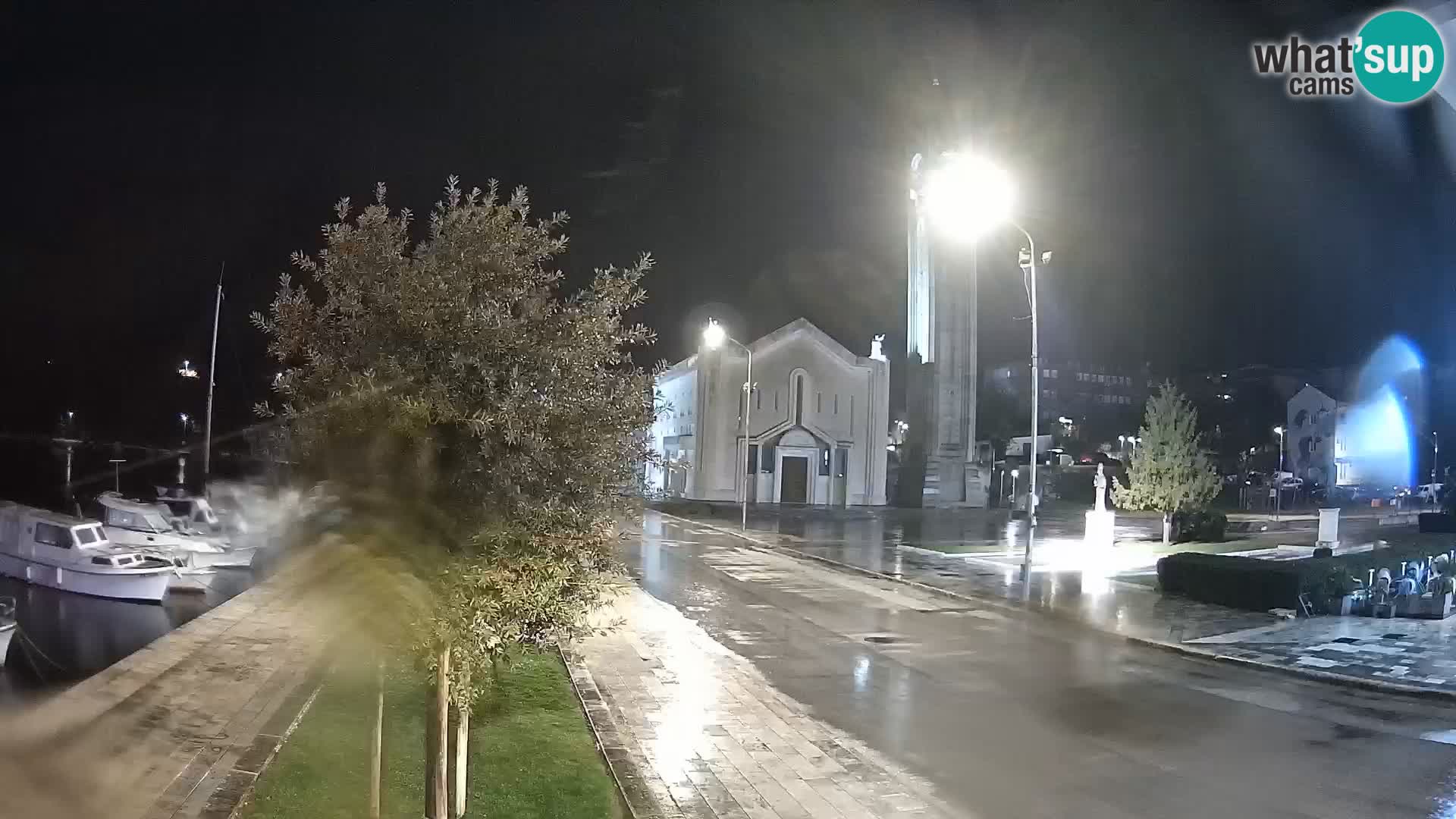 Ploče Webcam | Captivating Views of Riva and the Cathedral