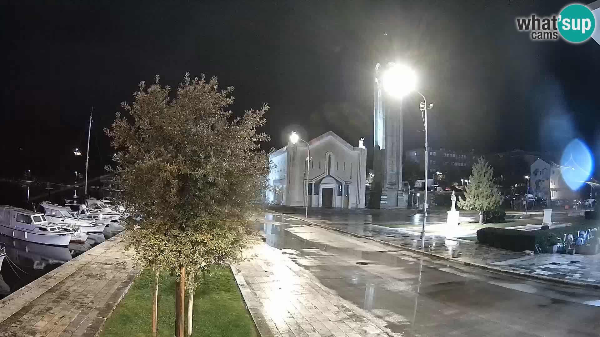 Ploče Webcam | Captivating Views of Riva and the Cathedral