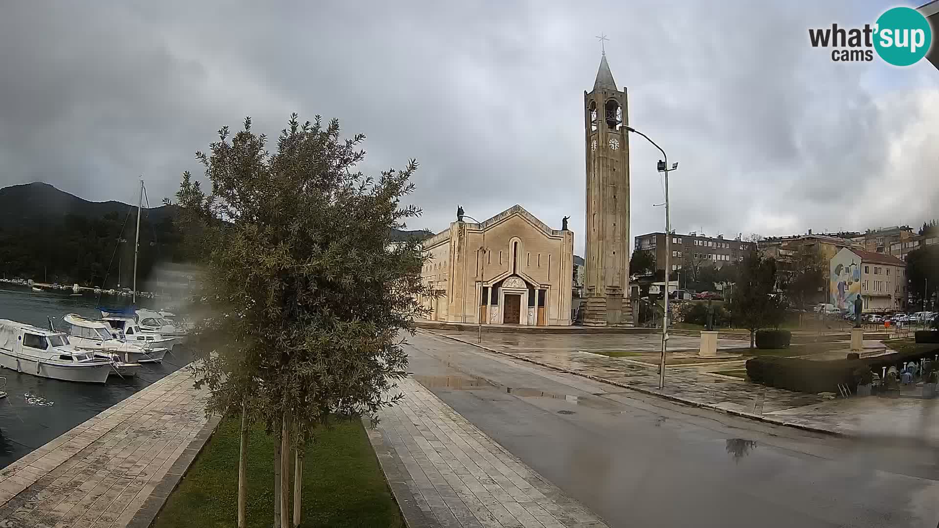 Ploče Webcam | Captivating Views of Riva and the Cathedral