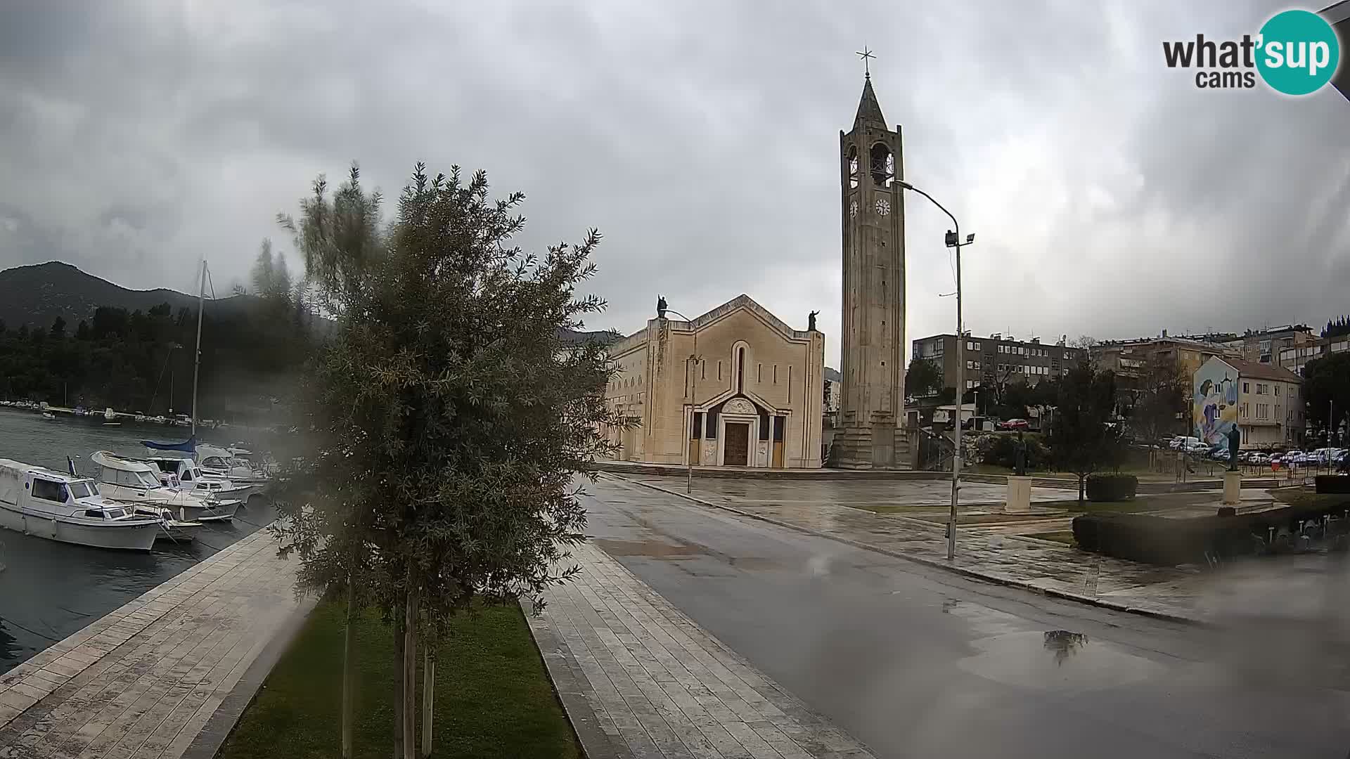 Ploče Webcam | Captivating Views of Riva and the Cathedral