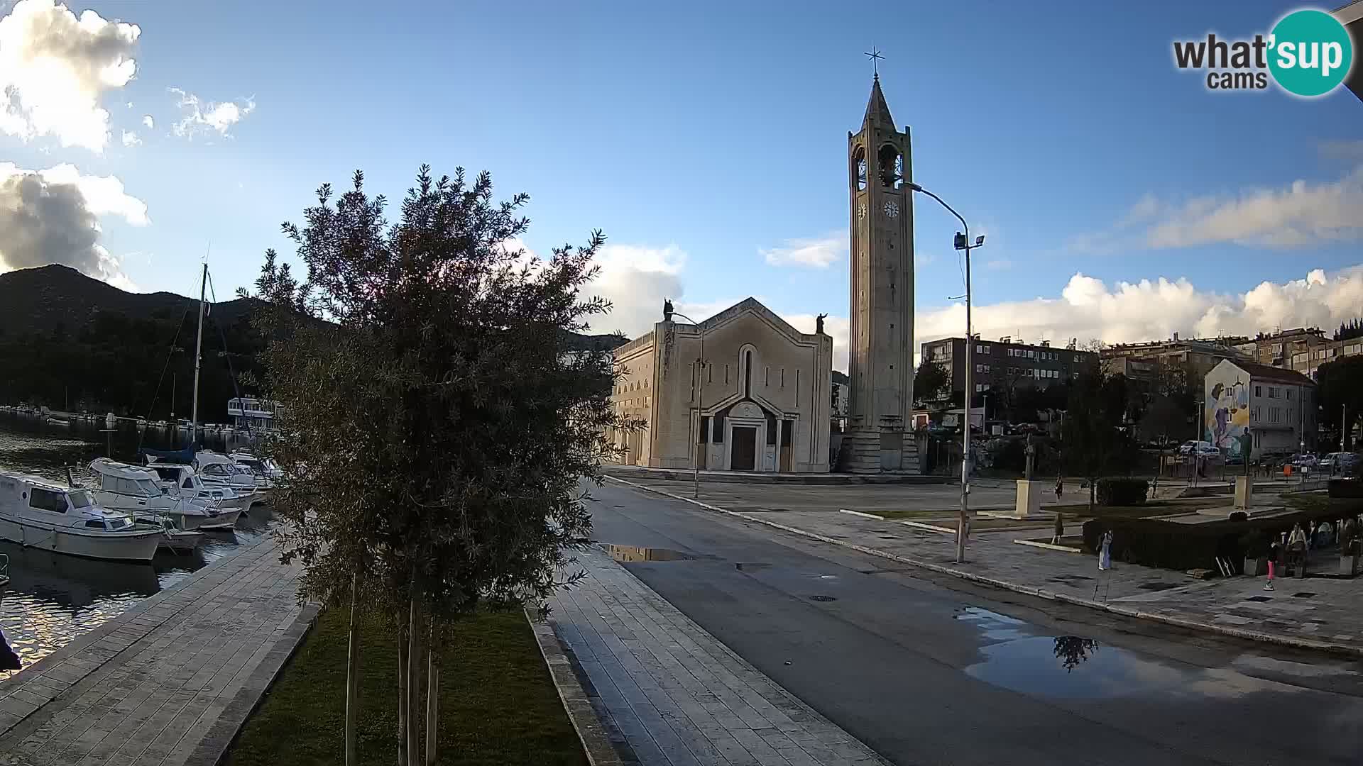 Ploče Webcam | Captivating Views of Riva and the Cathedral